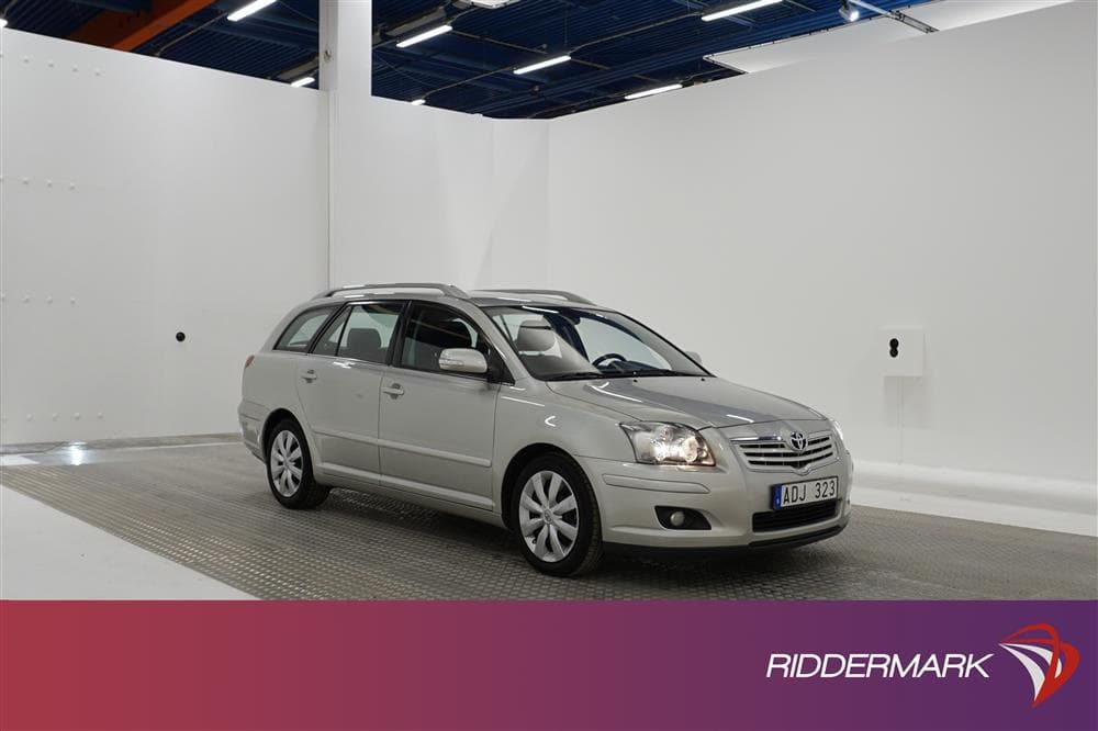Toyota Avensis 2.0 Kombi 147hk Låga Mil