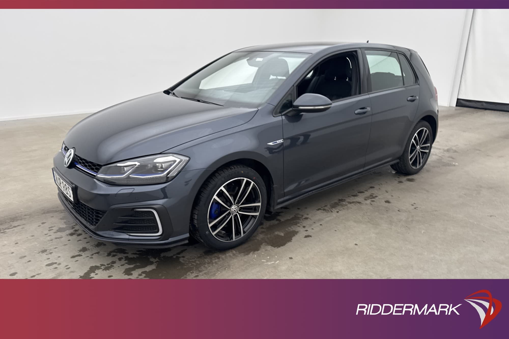 Volkswagen Golf GTE 204hk