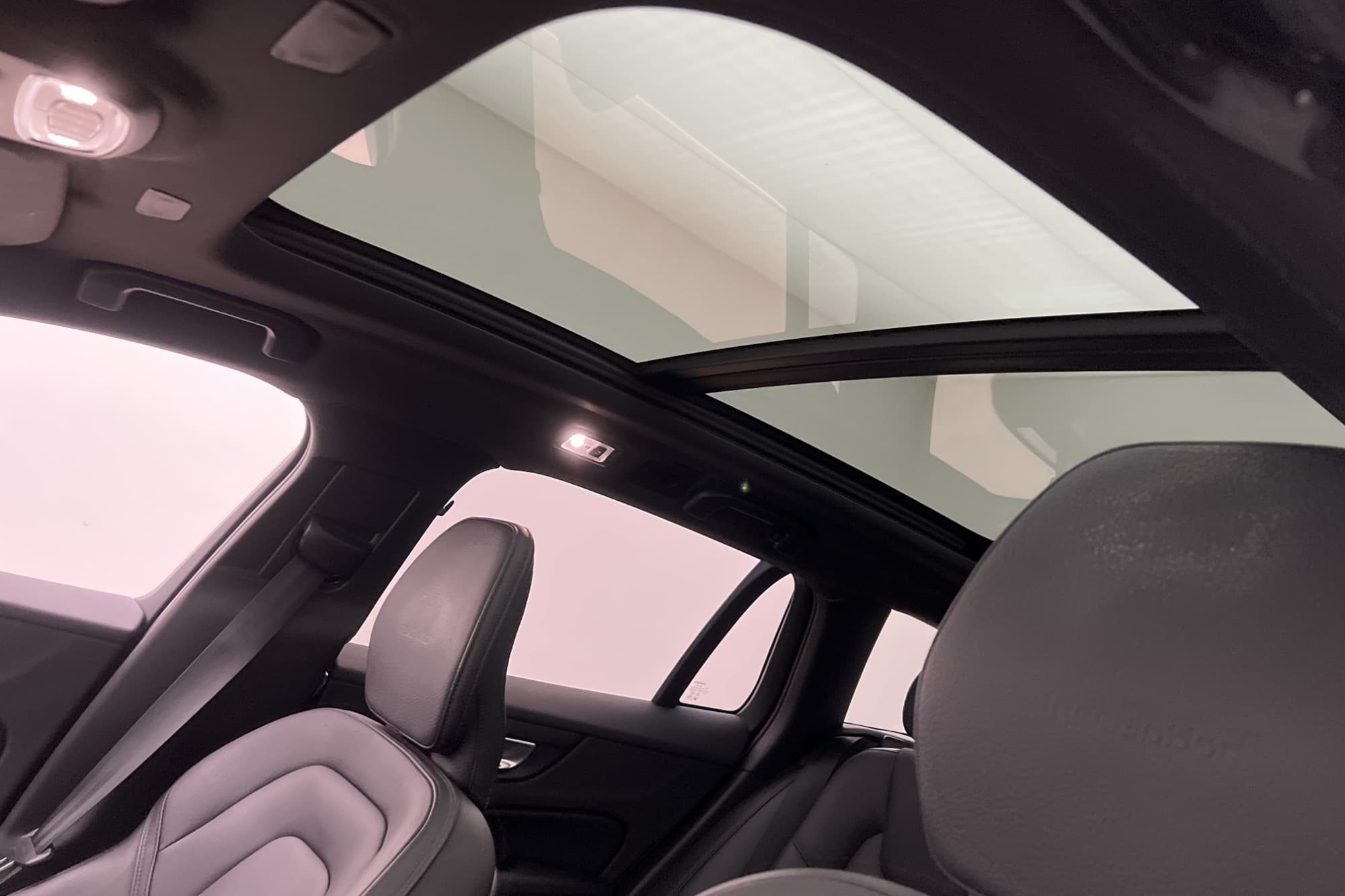 Volvo V60 D4 Inscription VOC H/K Pano Värm HUD 360 Navi Drag
