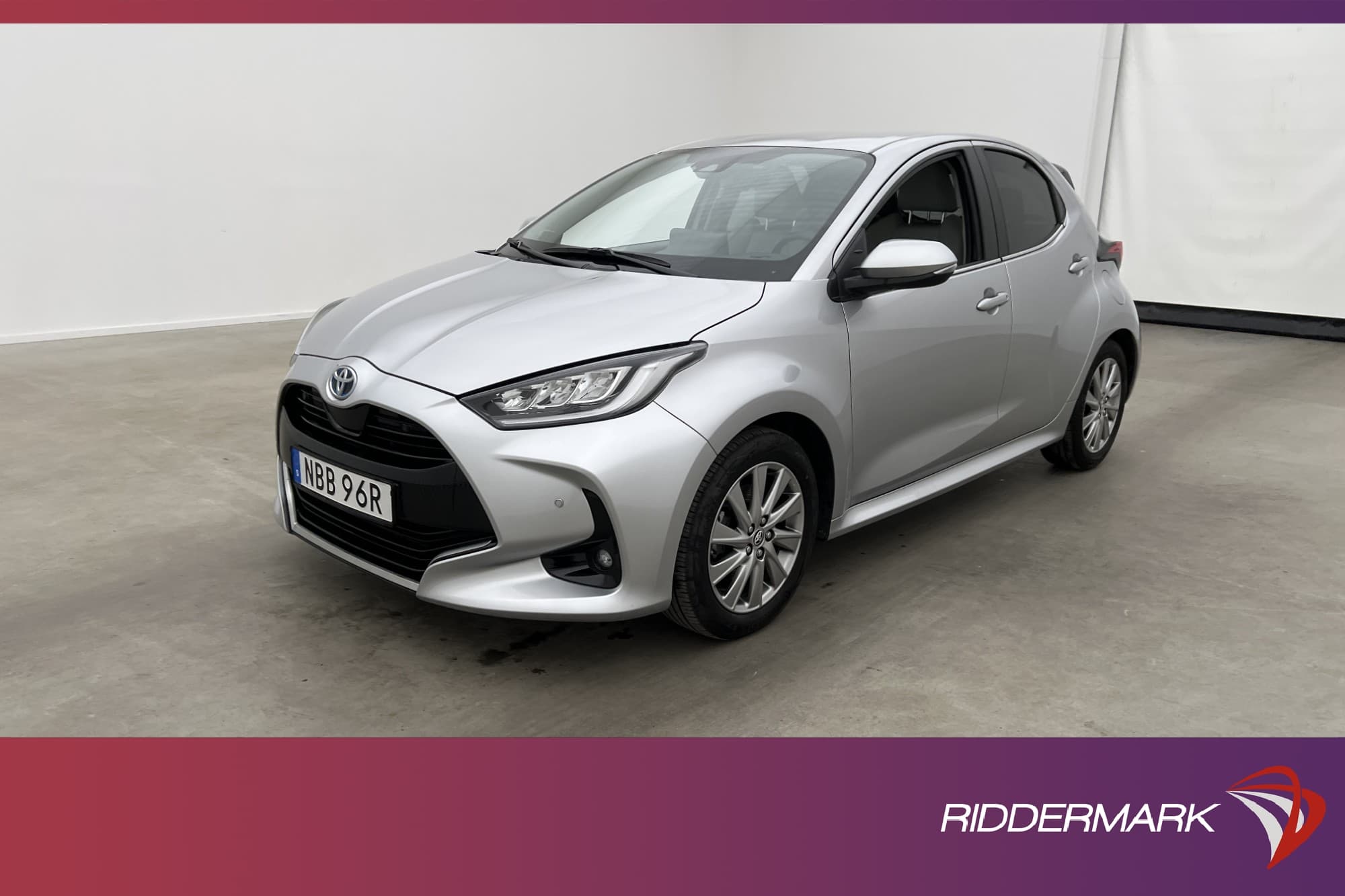Toyota Yaris Hybrid Style Edition DRAG Kamera Navi CarPlay