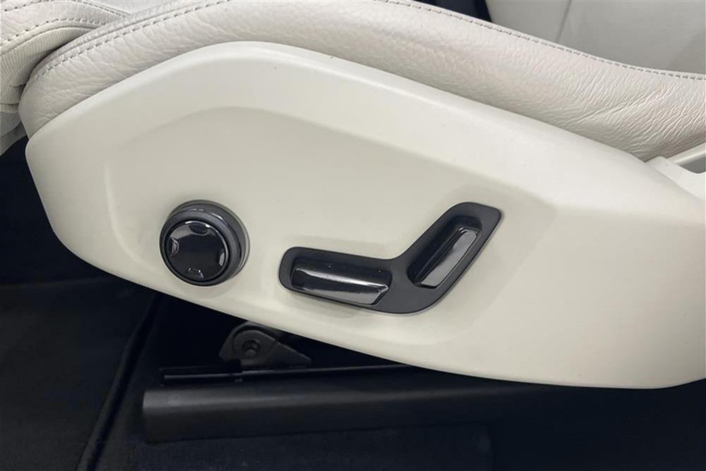 Volvo XC60 D4 190hk AWD Inscription Navi Skinn 0.56 l/milinteriör