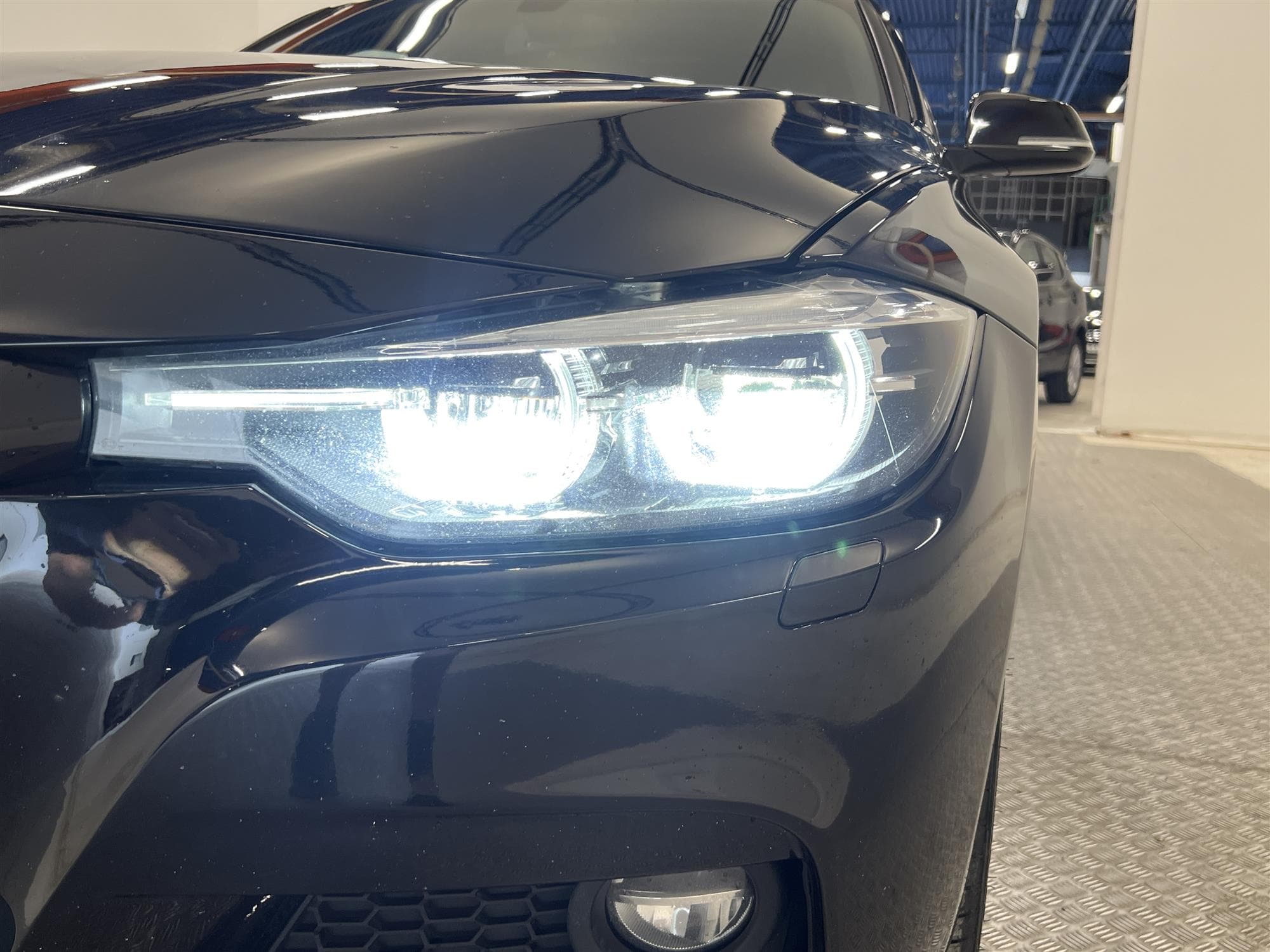 BMW 330i xDrive 252hk M Sport Cockpit Drag H/K Navi Skinn