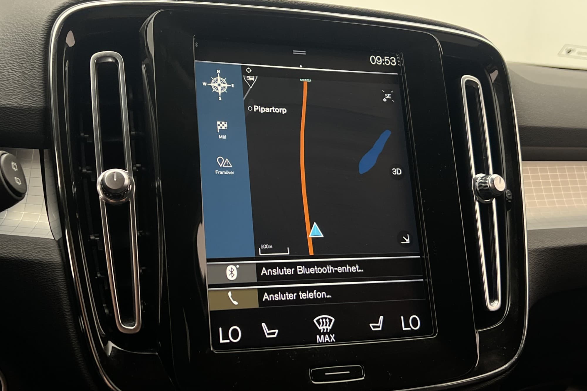 Volvo XC40 B4 197hk AWD Momentum P-Värmare Kamera Drag VOC