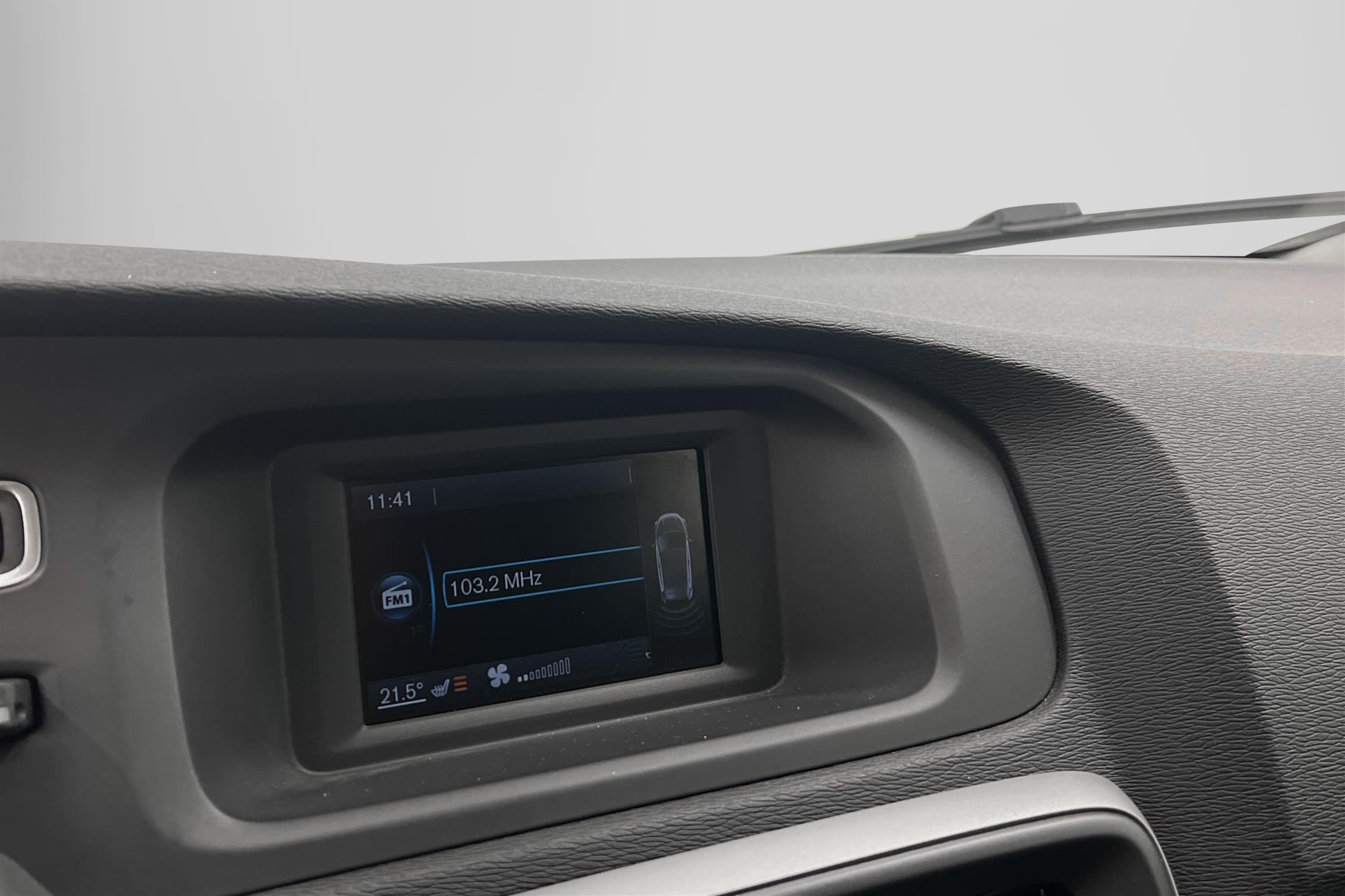 Volvo V40 D2 120hk Kinetic VOC Värmare Välserv PDC 0,38l/mil