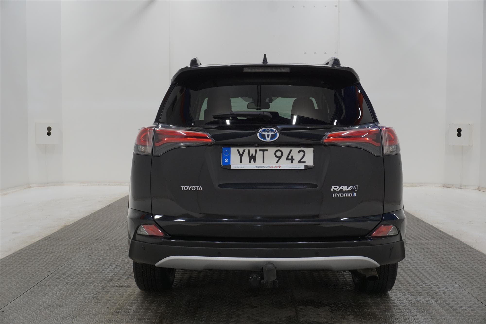 Toyota RAV4 Hybrid AWD 197hk Executive Drag Skinn B-Kam