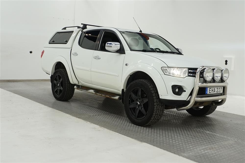 Mitsubishi L200 2.5 DI-D 178hk Automat Business Drag Moms exteriör