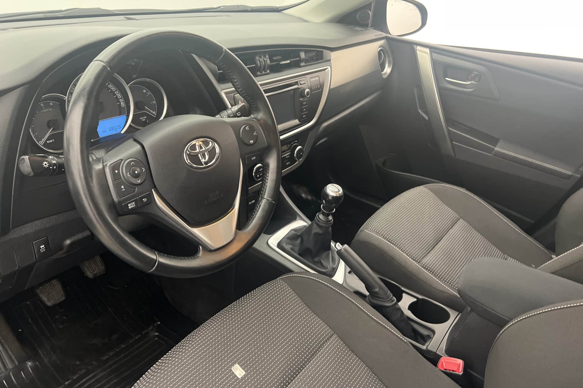 Toyota Auris 1.4 90hk Active M-Värmare Kamera Extraljus