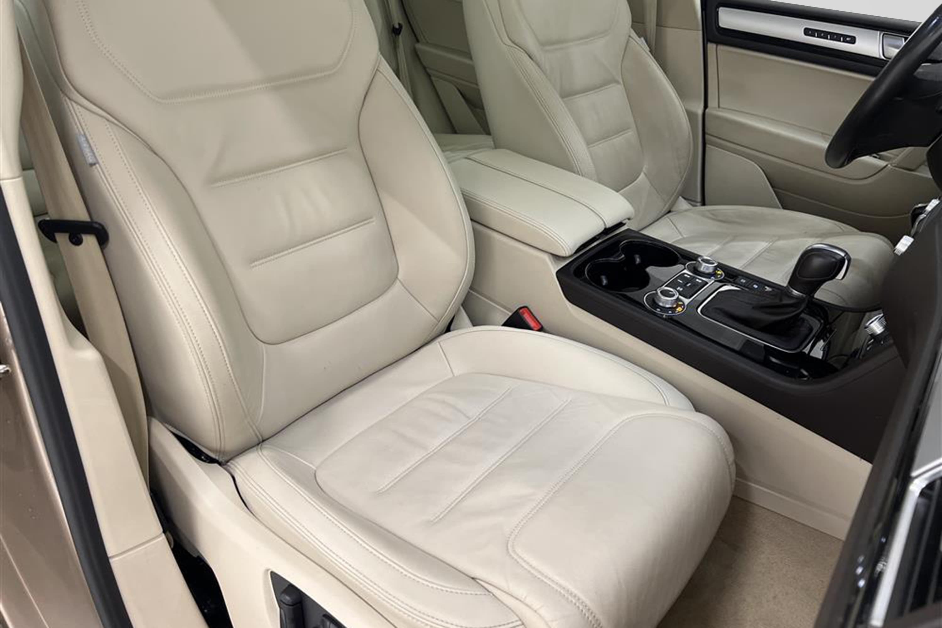 Volkswagen Touareg 3.0 262hk 4M Premium Pano 360° Drag Dvärm