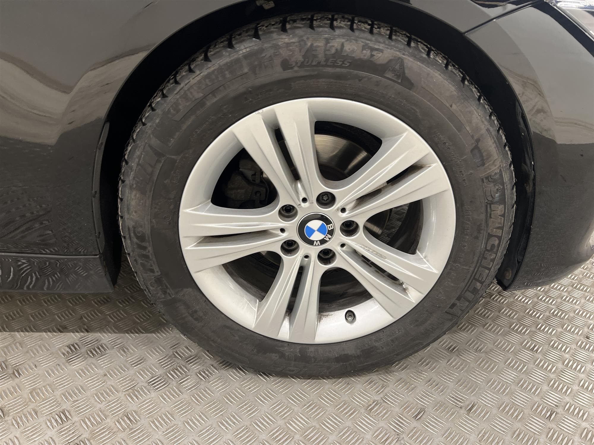 BMW 318d 150hk Sport line Cockpit Drag Navi Elstol Med Minne