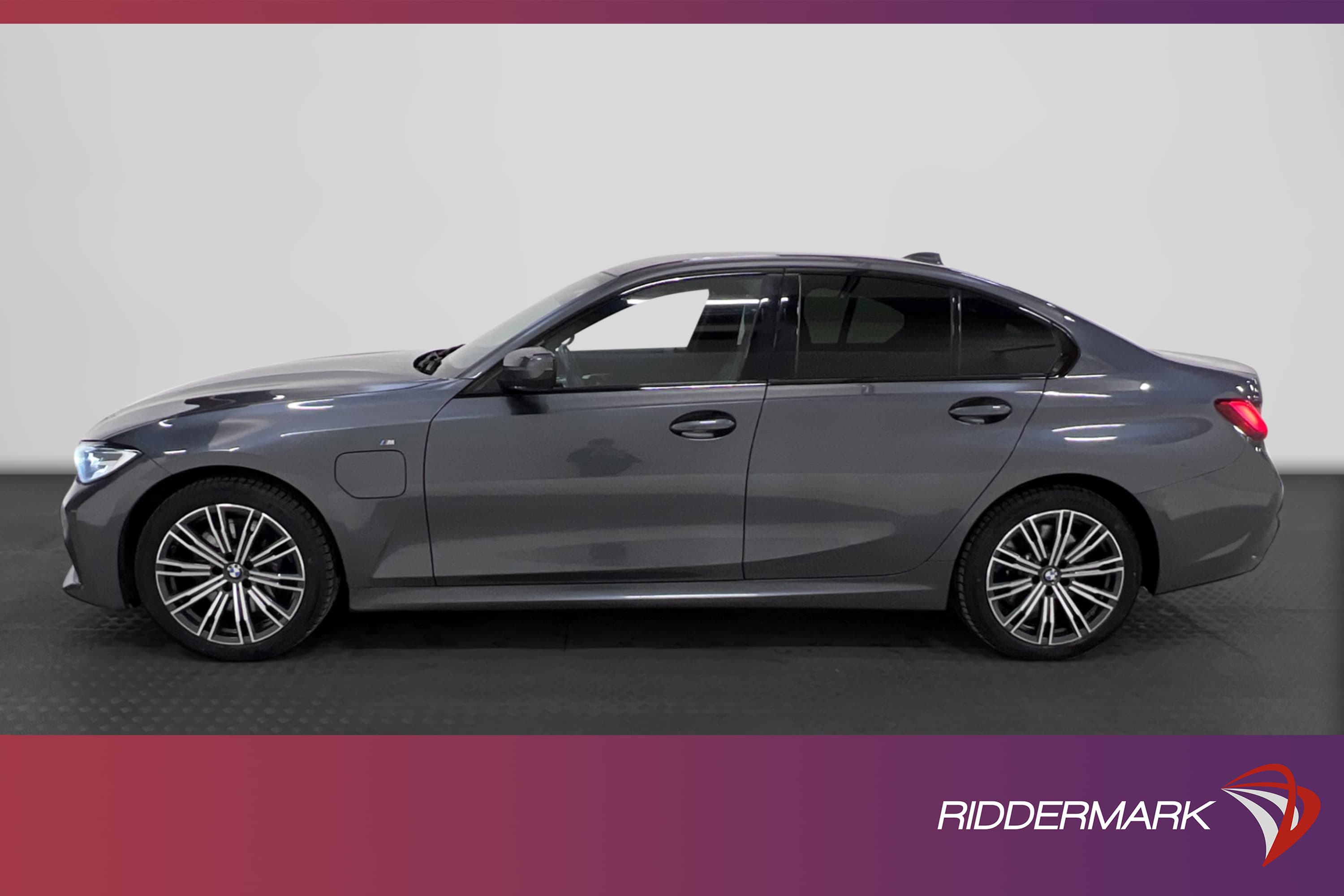 BMW 330e
