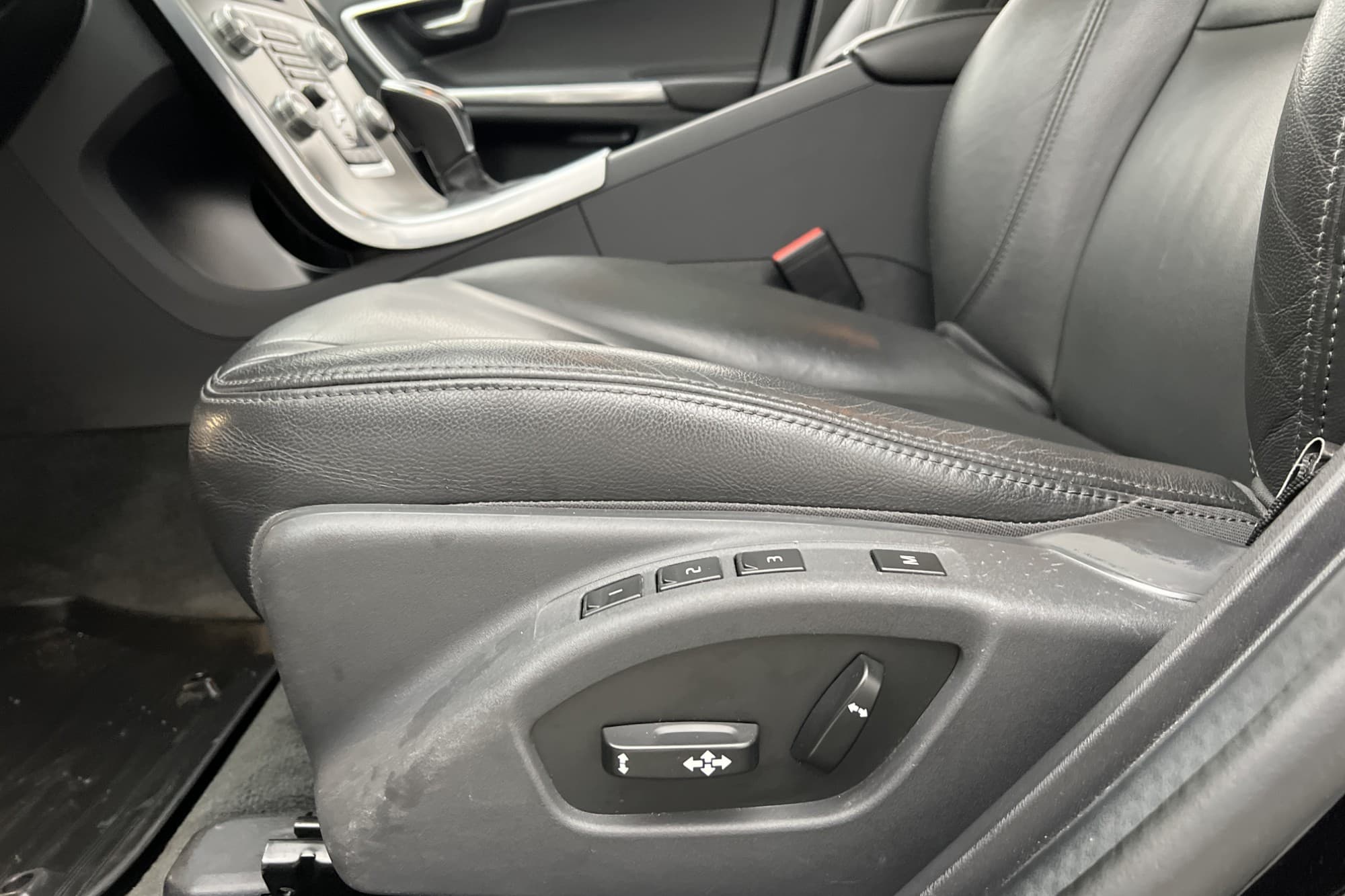 Volvo V60 D4 190hk Summum VOC Värm Navi Taklucka PDC