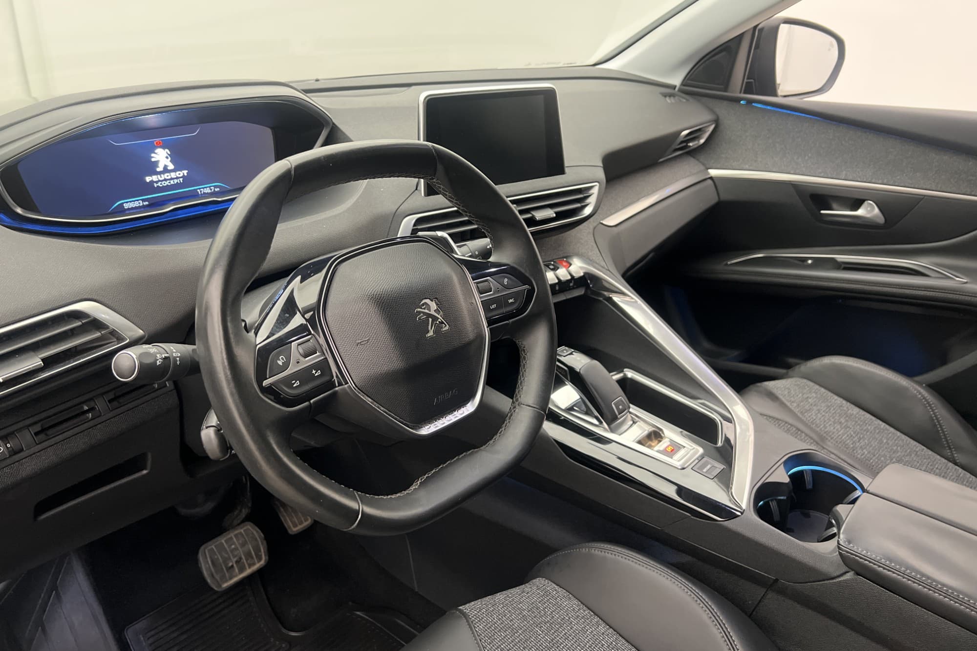 Peugeot 3008 1.2 130hk Allure P-Sensorer Halvskinn Ambient