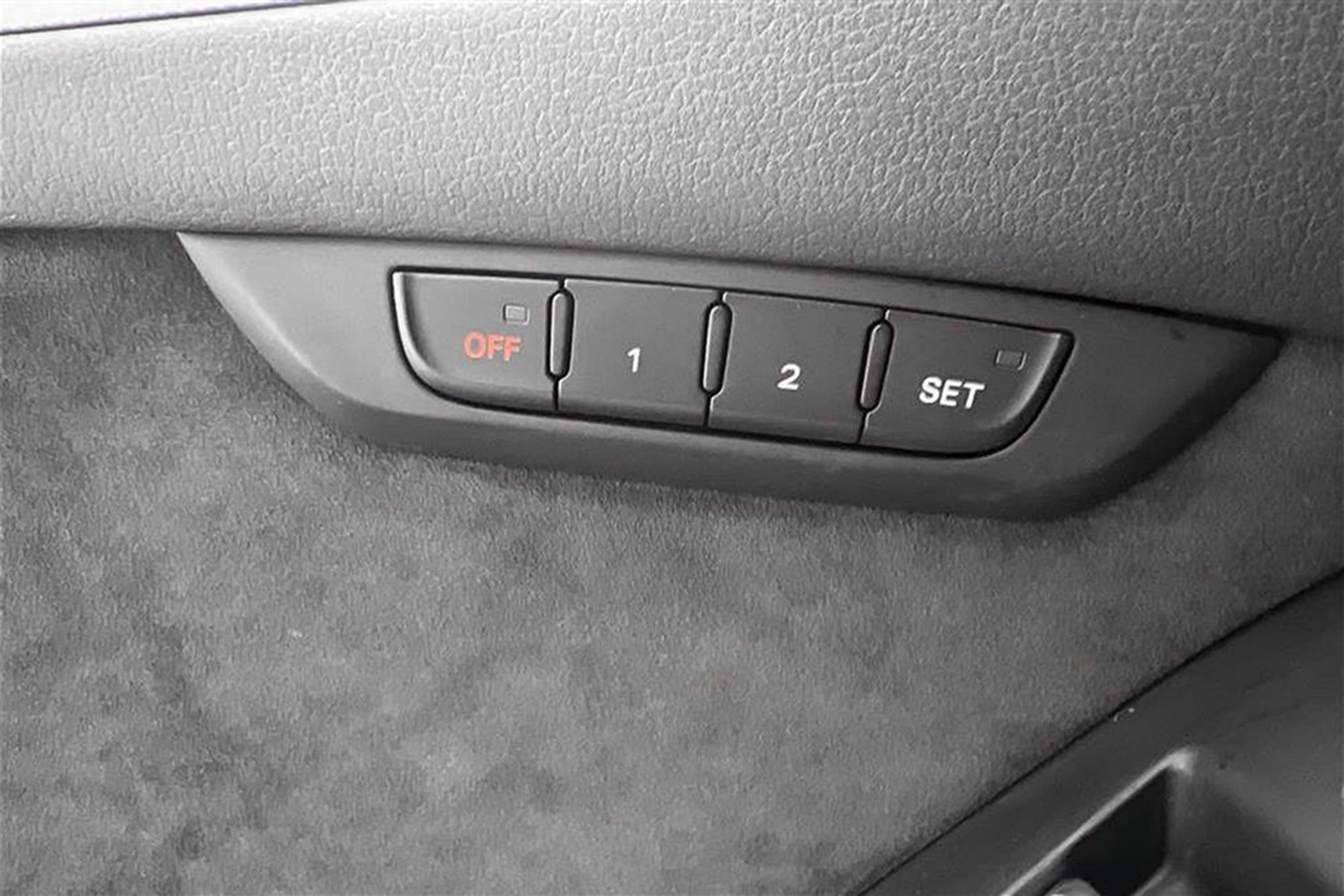 Audi A5 3.0 TDI Q 245hk S-Line B&O Navi B-Kam Svart optikinteriör