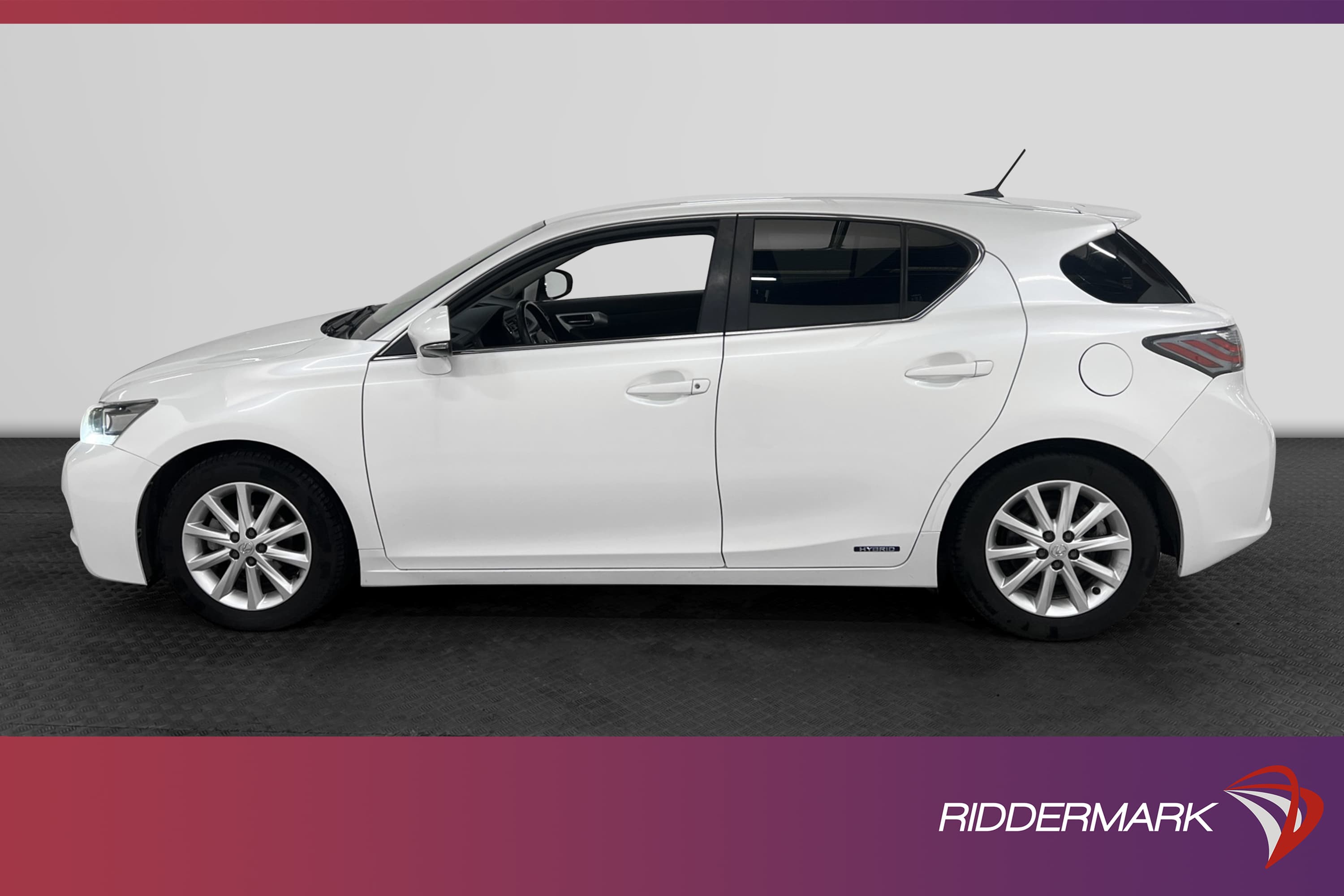 Lexus CT 200h 1.8 CVT 136hk