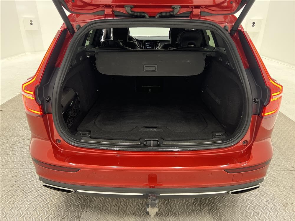 Volvo V60 T5 250hk Inscription Voc HUD B-Värm B-Kam Drag 