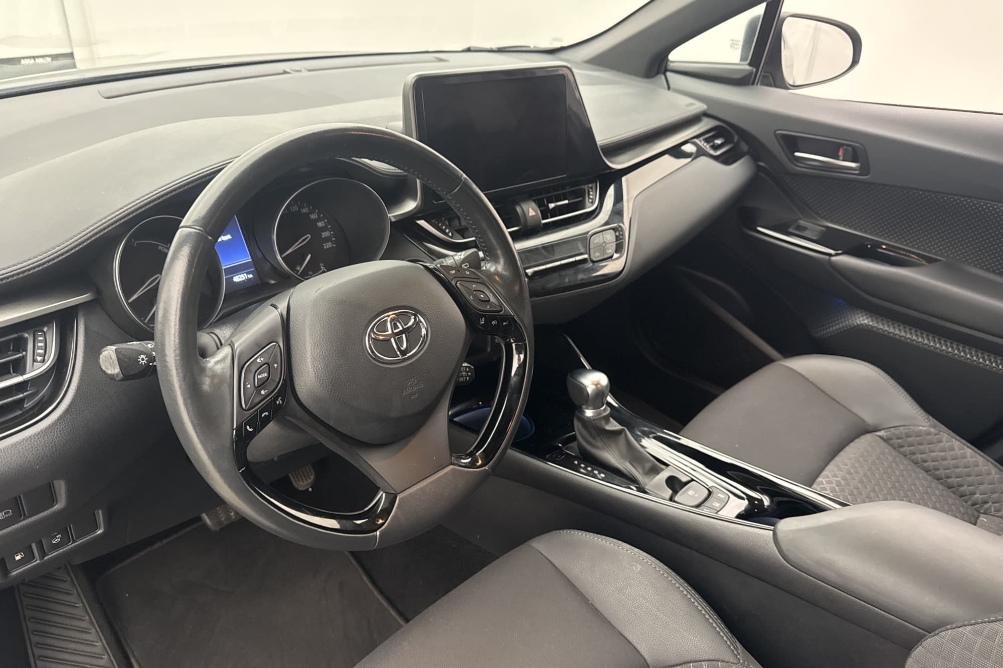 Toyota C-HR Hybrid 122hk X-Edition Adaptiv-Fart Kamera
