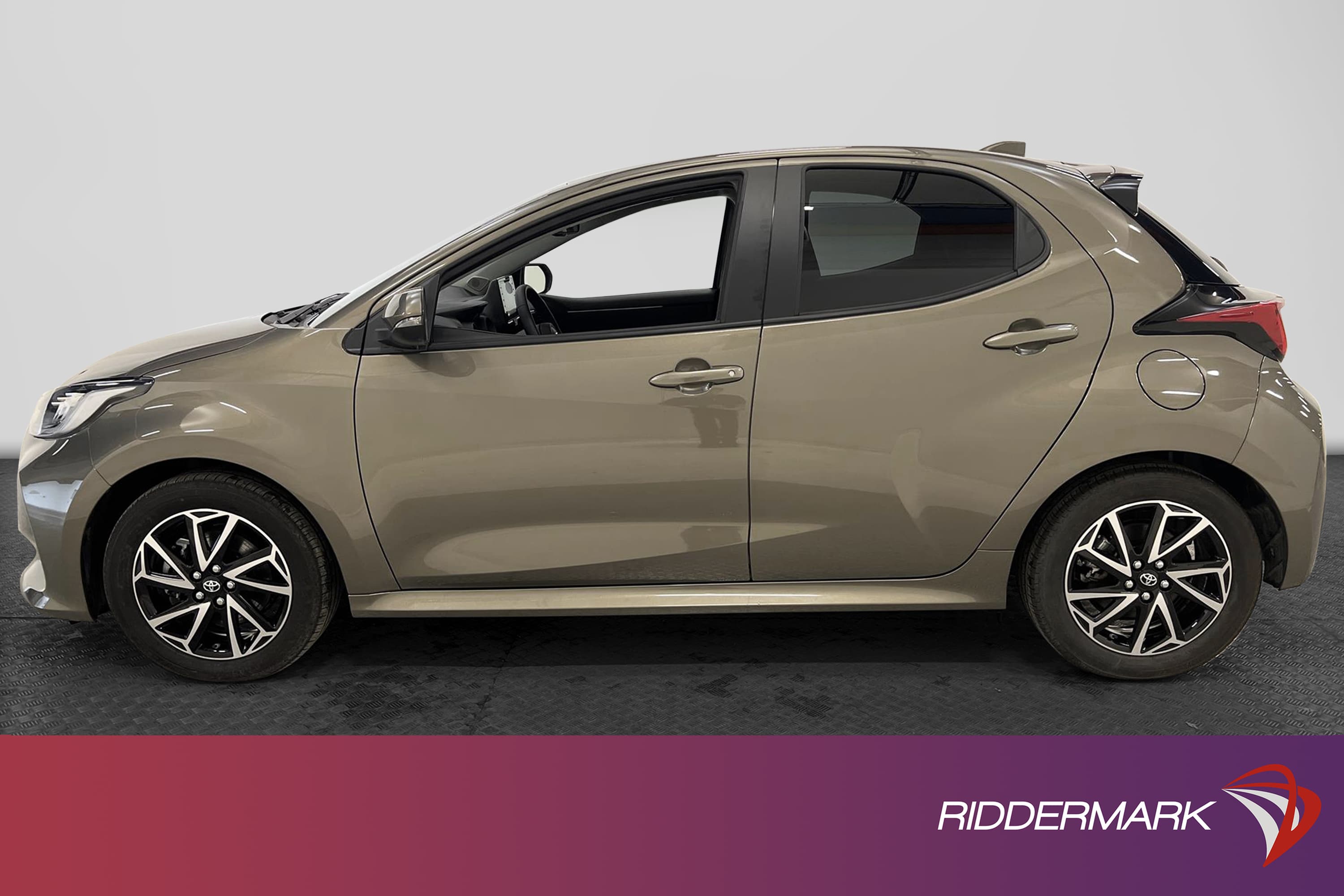 Toyota Yaris Hybrid CVT 116hk