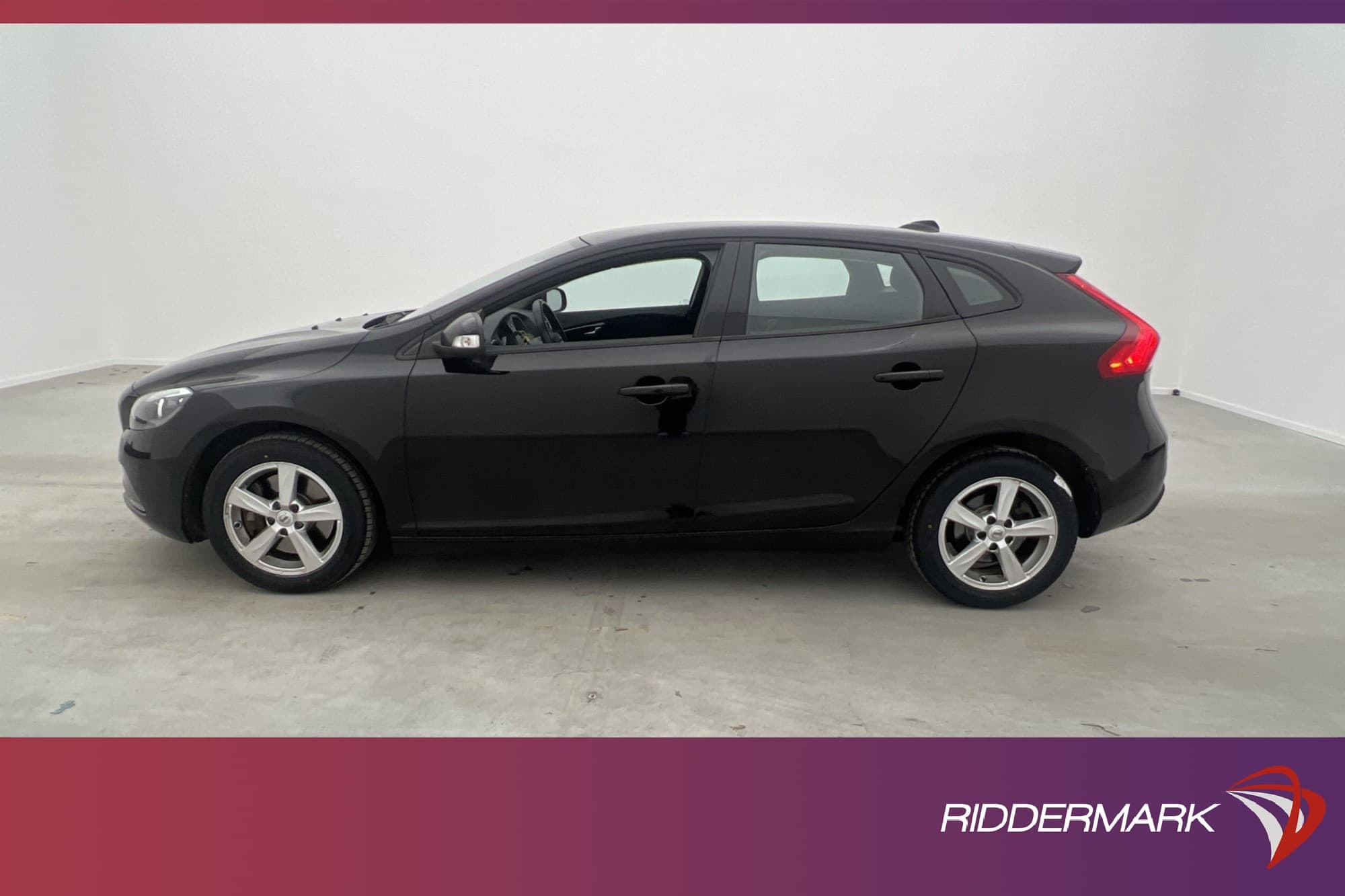 Volvo V40 T2 122hk