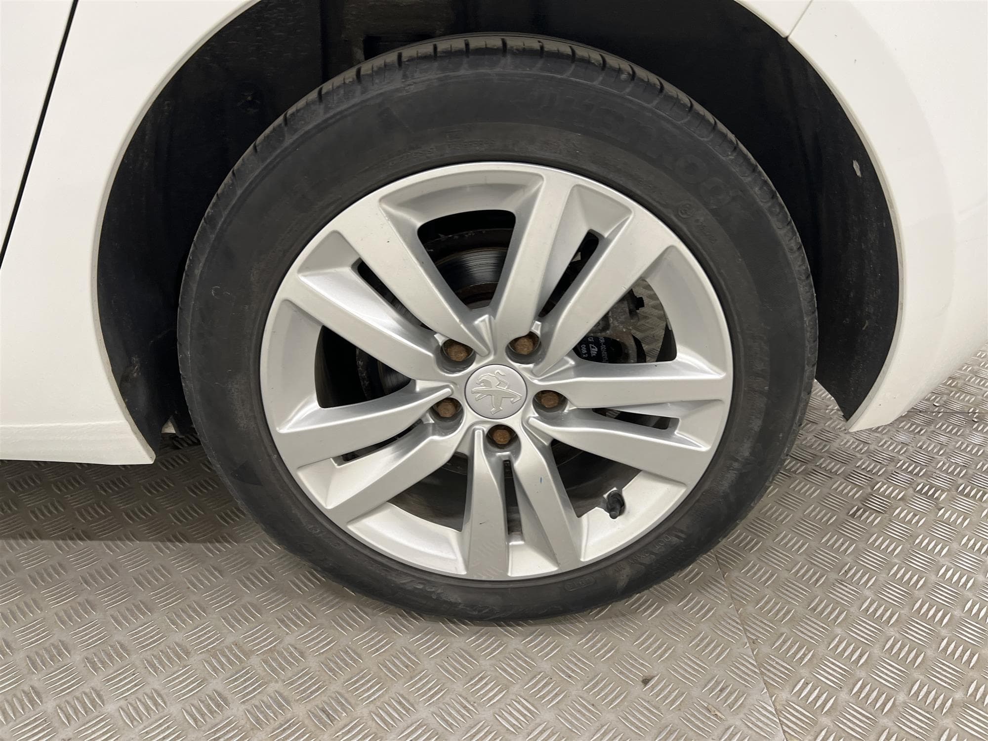 Peugeot 308 1.6 BlueHDi 99hk Active Pano Sensorer Välservad