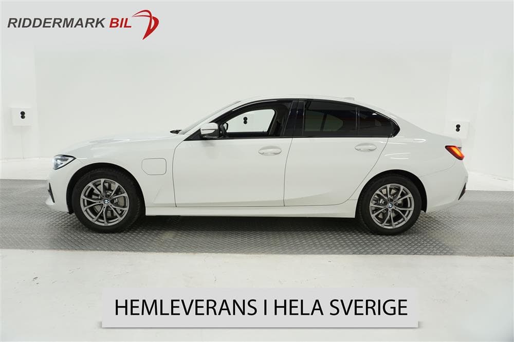 BMW 330e xDrive 292hk