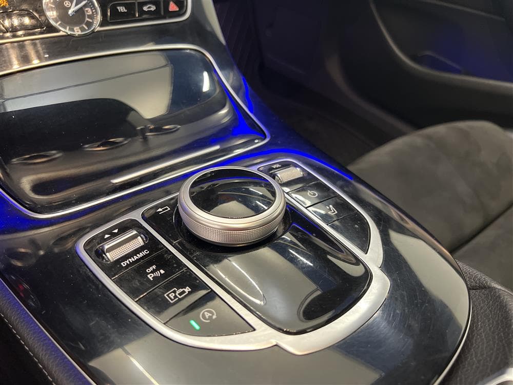 Mercedes-Benz E 220d 194hk AMG Pano Burmester B-Kam GPS Draginteriör