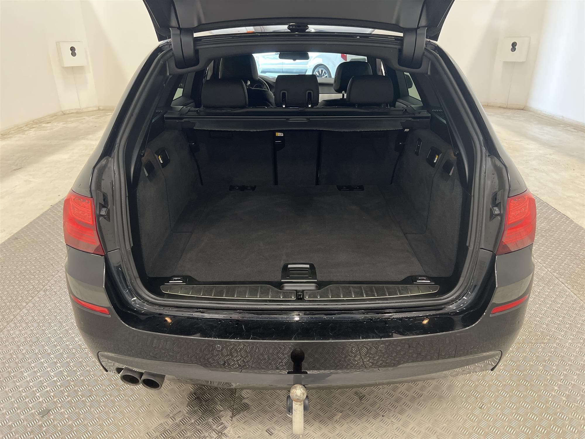 BMW 520d 190hk xDrive M Sport D-värm HiFi Skinn Navi