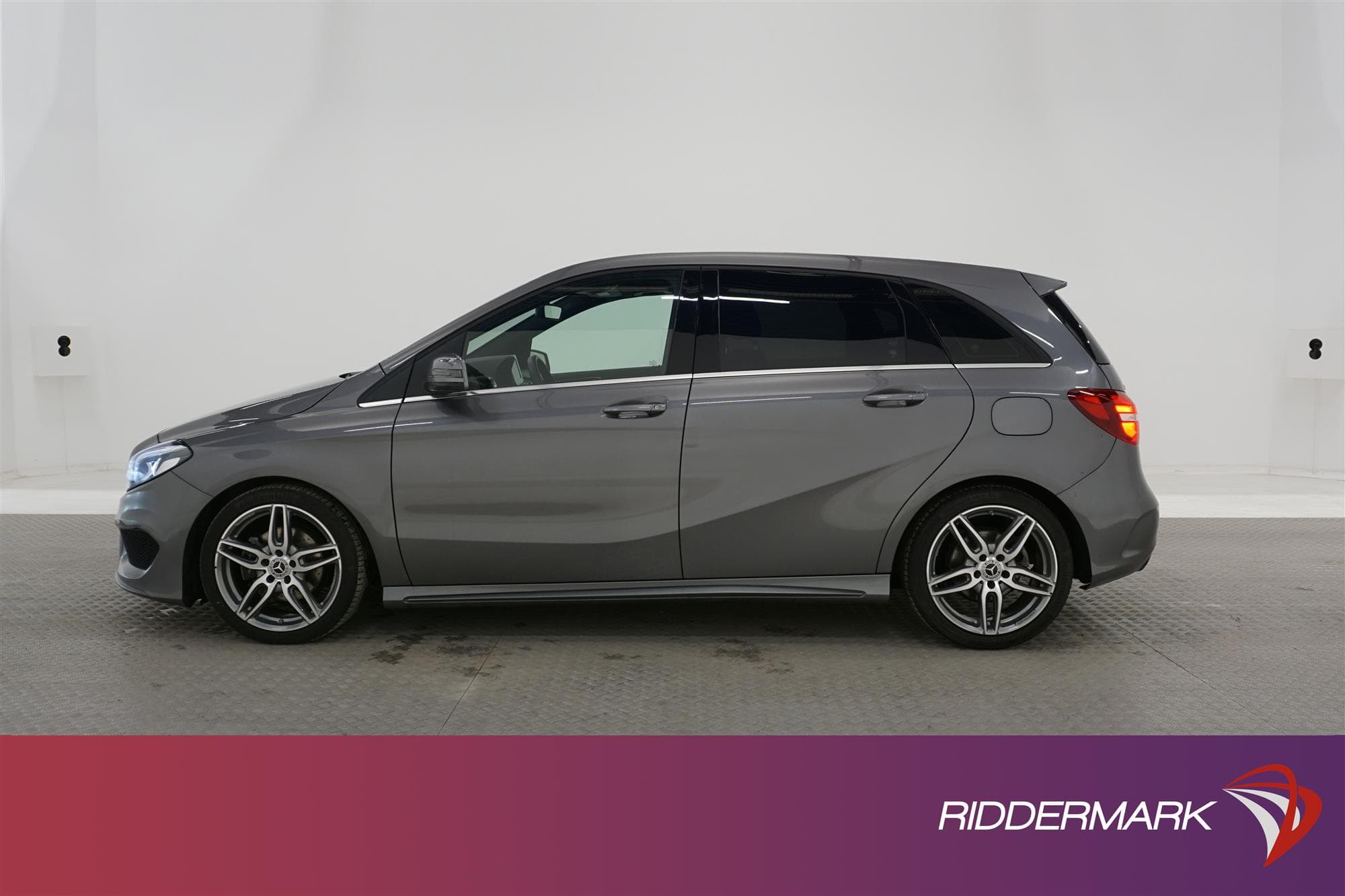 Mercedes-Benz B 180 122hk AMG