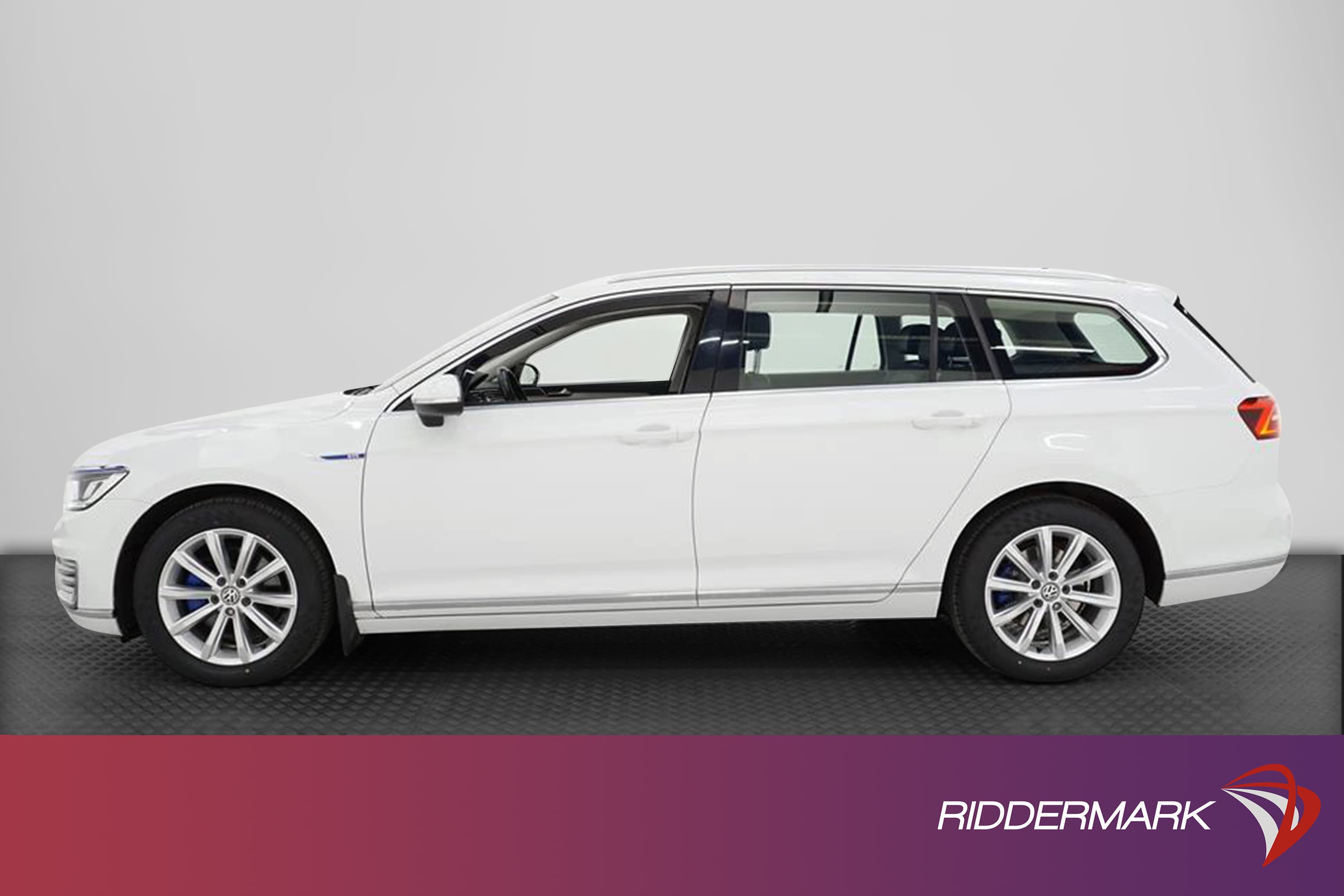 Volkswagen Passat GTE 218hk