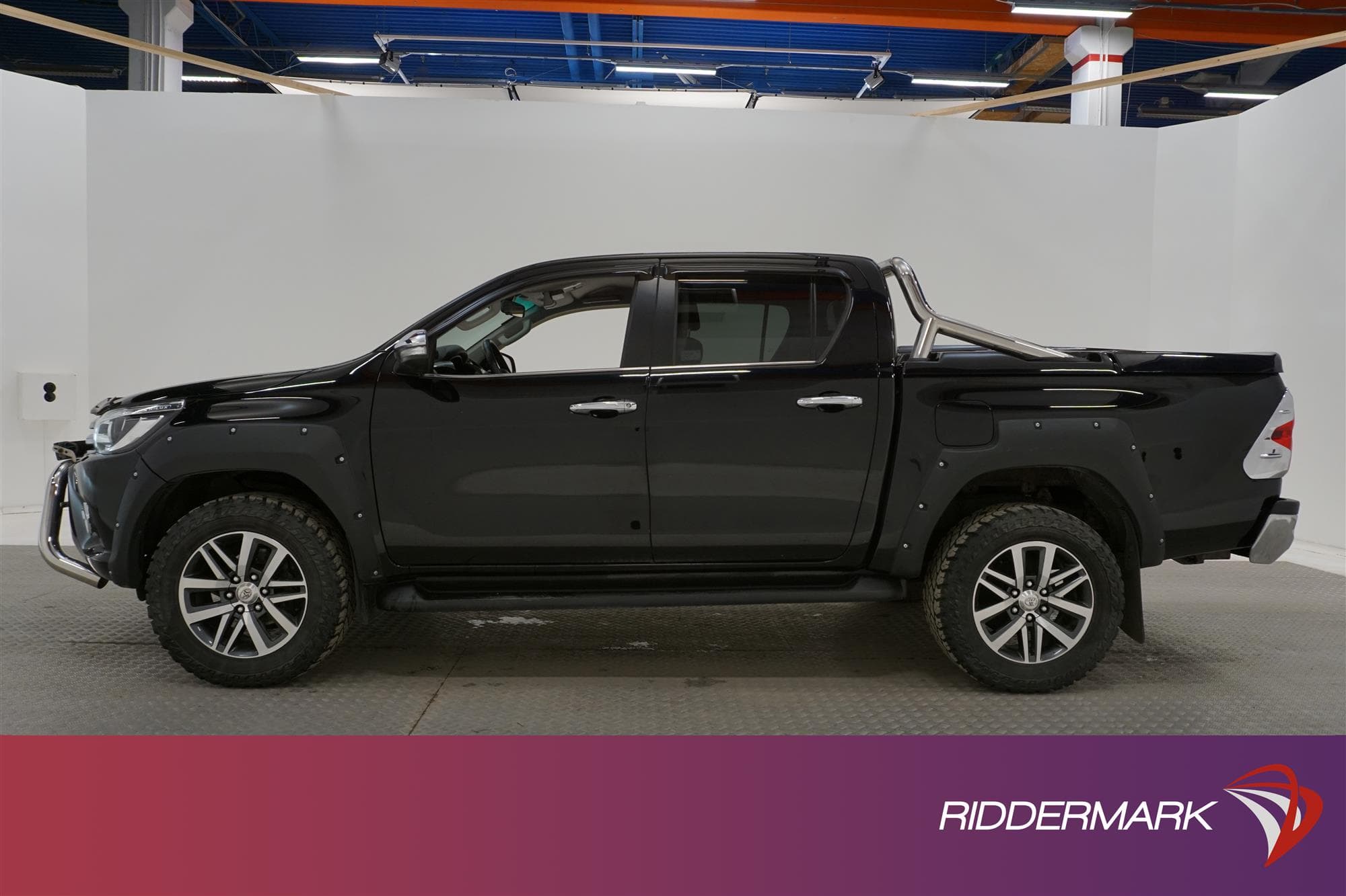 Toyota Hilux 2.4 Automat Premium Diff Breddare Moms
