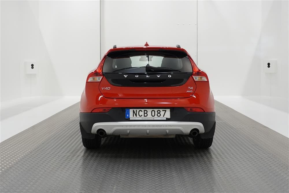 Volvo V40 T4 Cross Country AWD 190hk VOC Värmare Navi Skinn