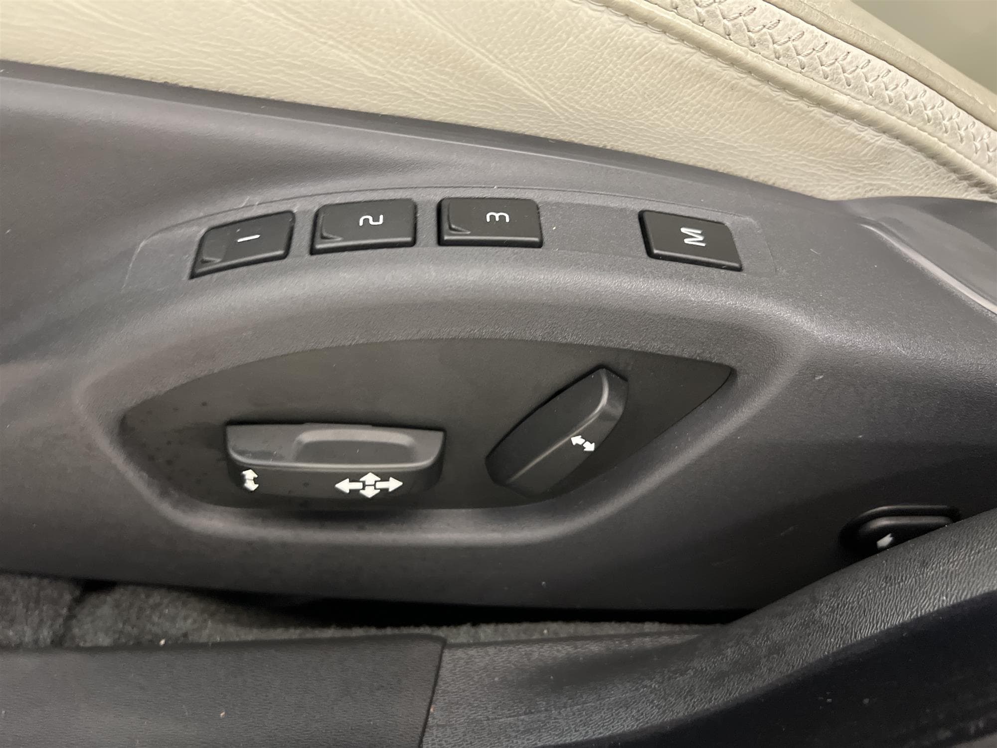 Volvo XC70 D4 181hk AWD Summum Classic Voc Navi Värmare BLIS