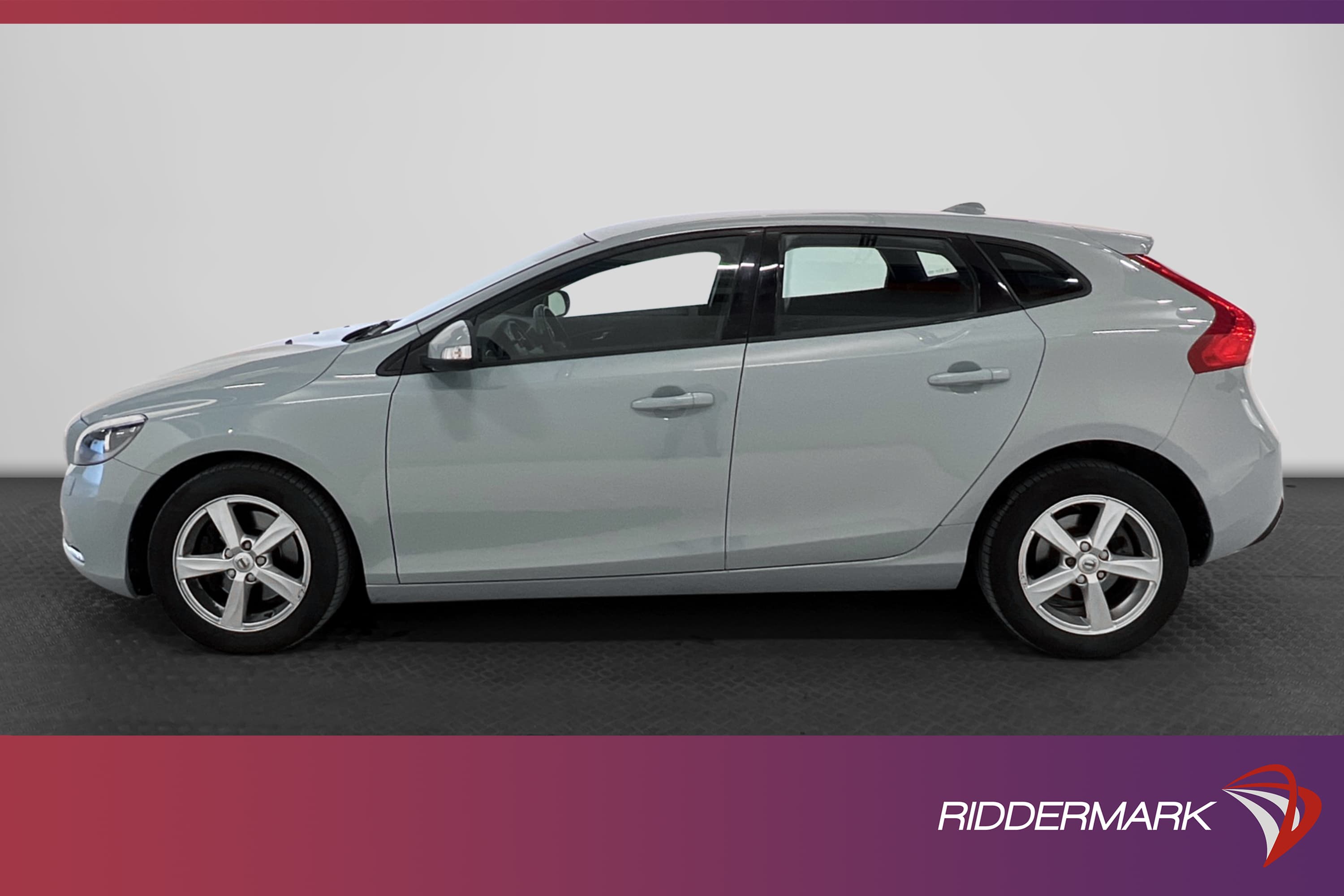 Volvo V40 T2 122hk