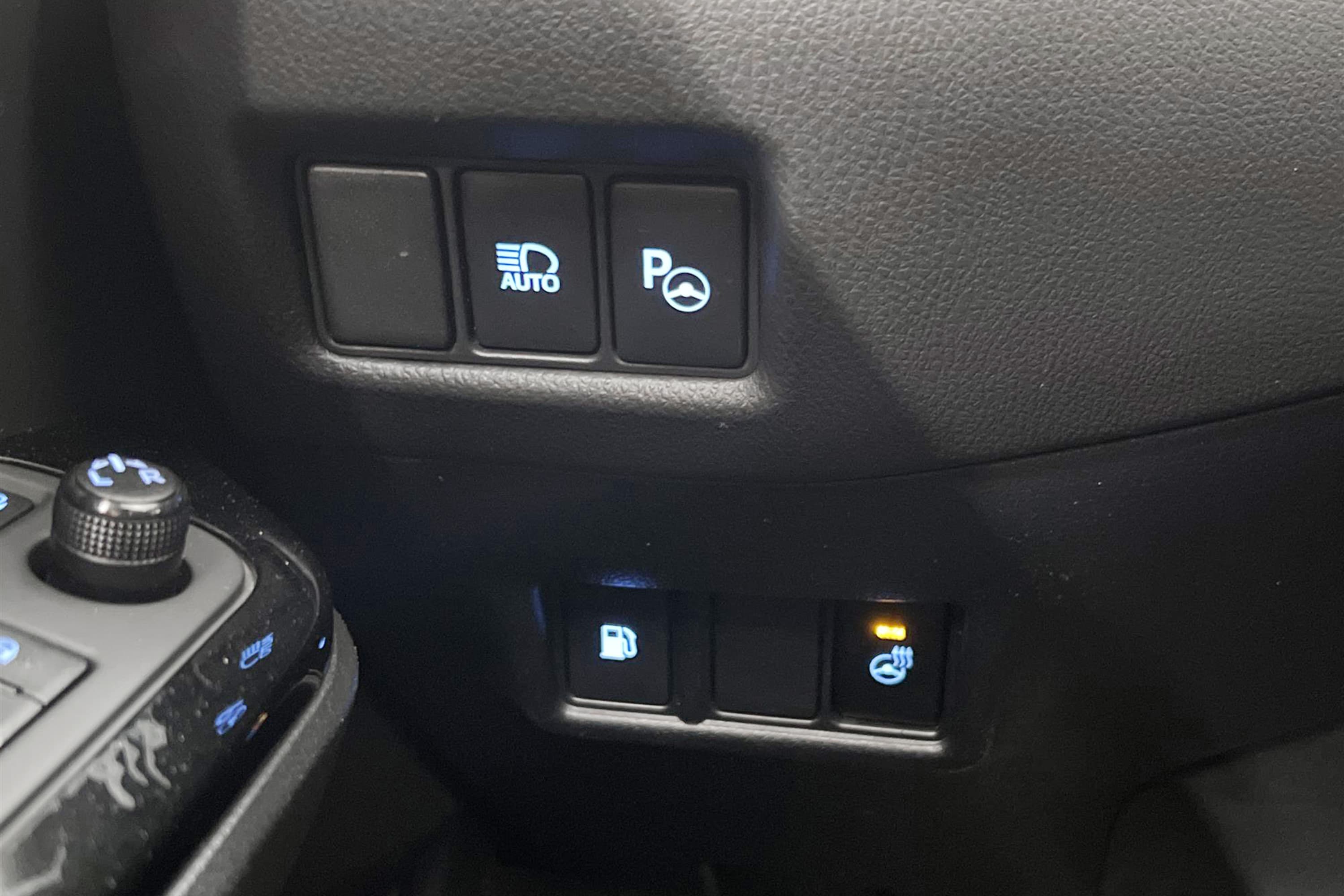 Toyota C-HR  Hybrid 122hk Executive JBL Navi Skinn Dragkrok