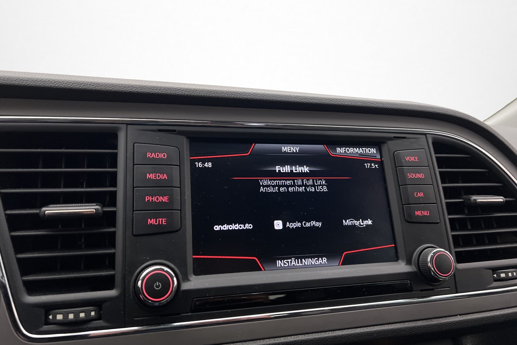 SEAT Leon X-Perience TSI 125hk Kamera CarPlay Halvskinn