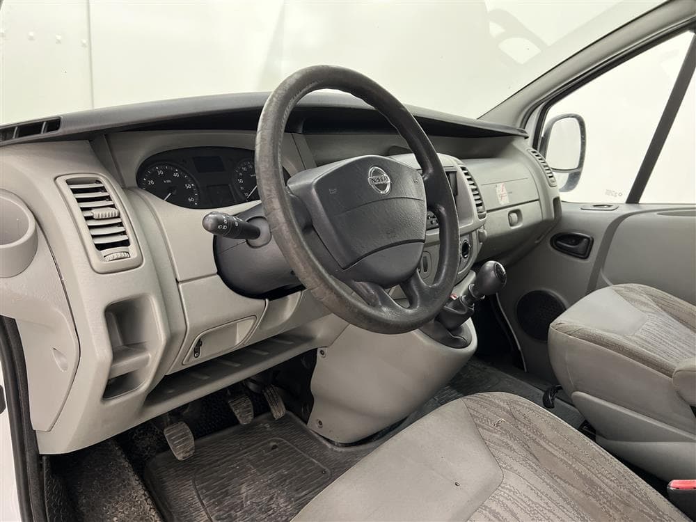 Nissan Primastar Crew Van 2.0 dCi Dragkrok Lång 5-sits interiör