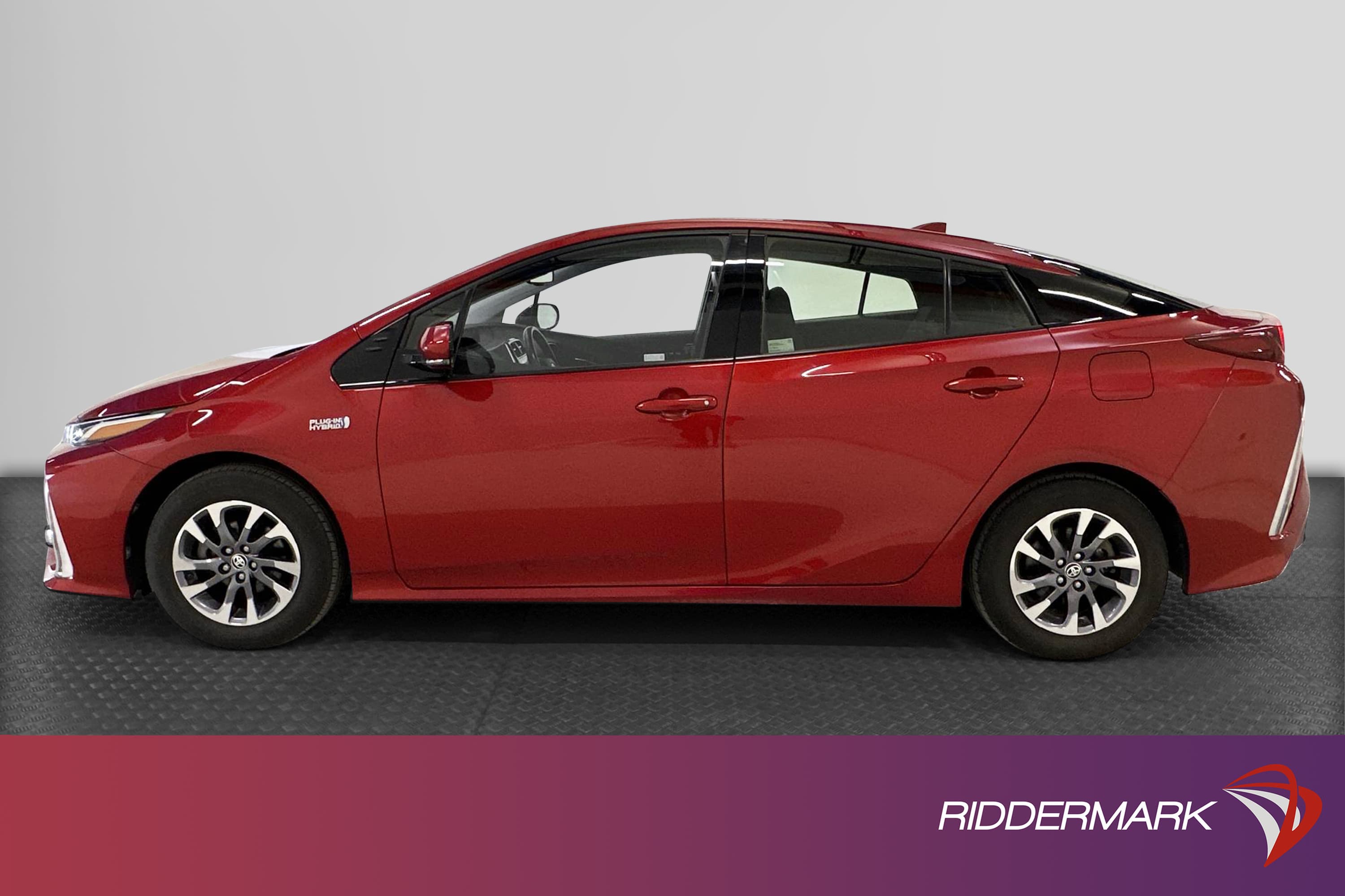 Toyota Prius 1.8 Plug-In 123hk