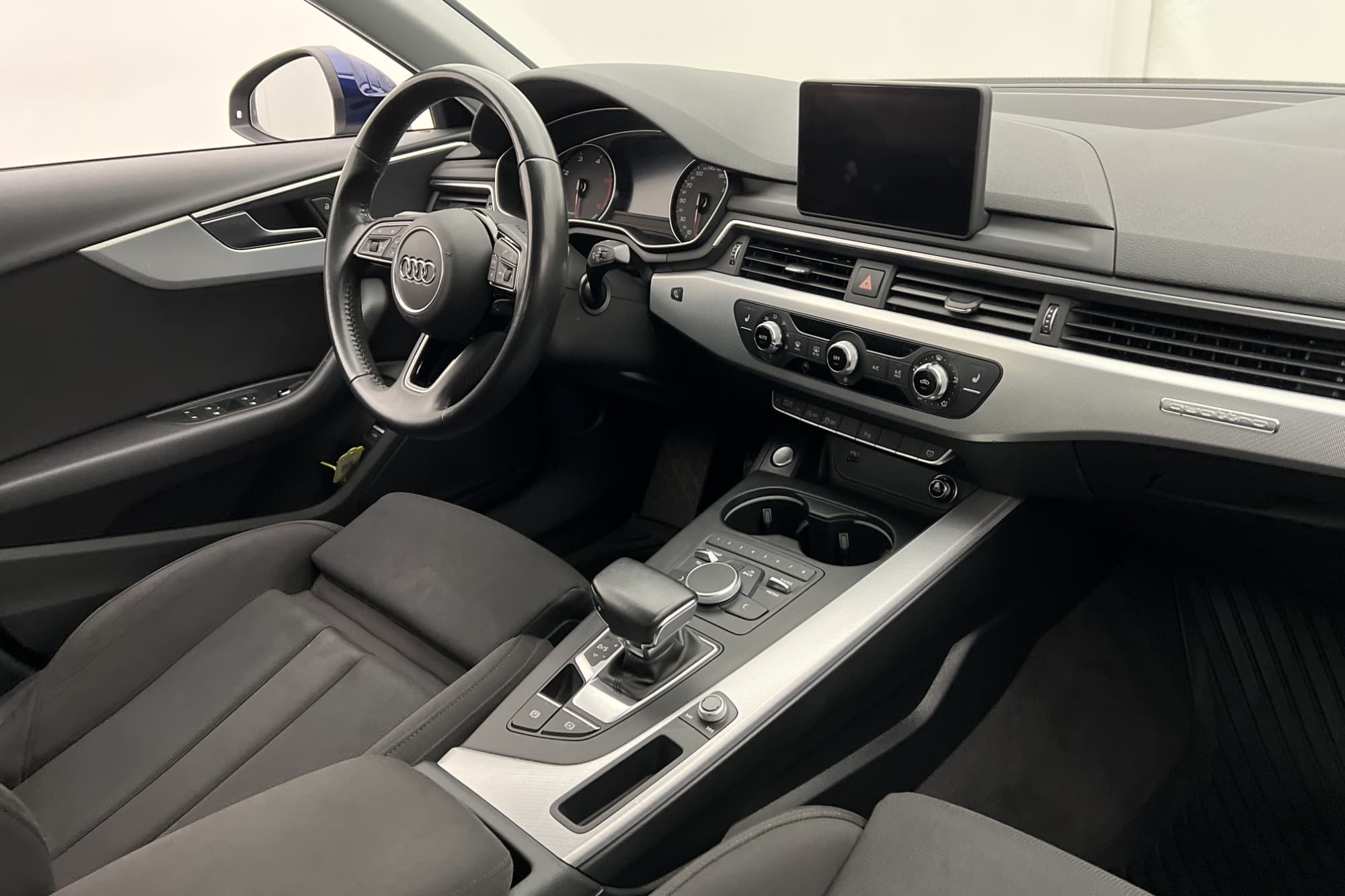 Audi A4 Sedan Sedan 40 TDI Quattro 190hk Proline P-Sensorer