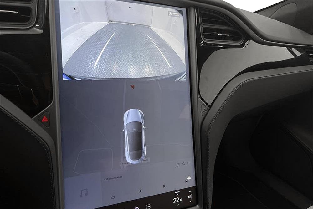 Tesla Model S Long Range AWD Luftfjädring Pano Moms FSDinteriör