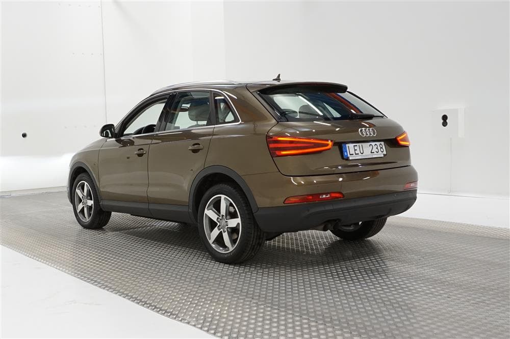 Audi Q3 2.0 TDI Quattro 140hk Pano Skinn Navi 0,57l/milexteriör