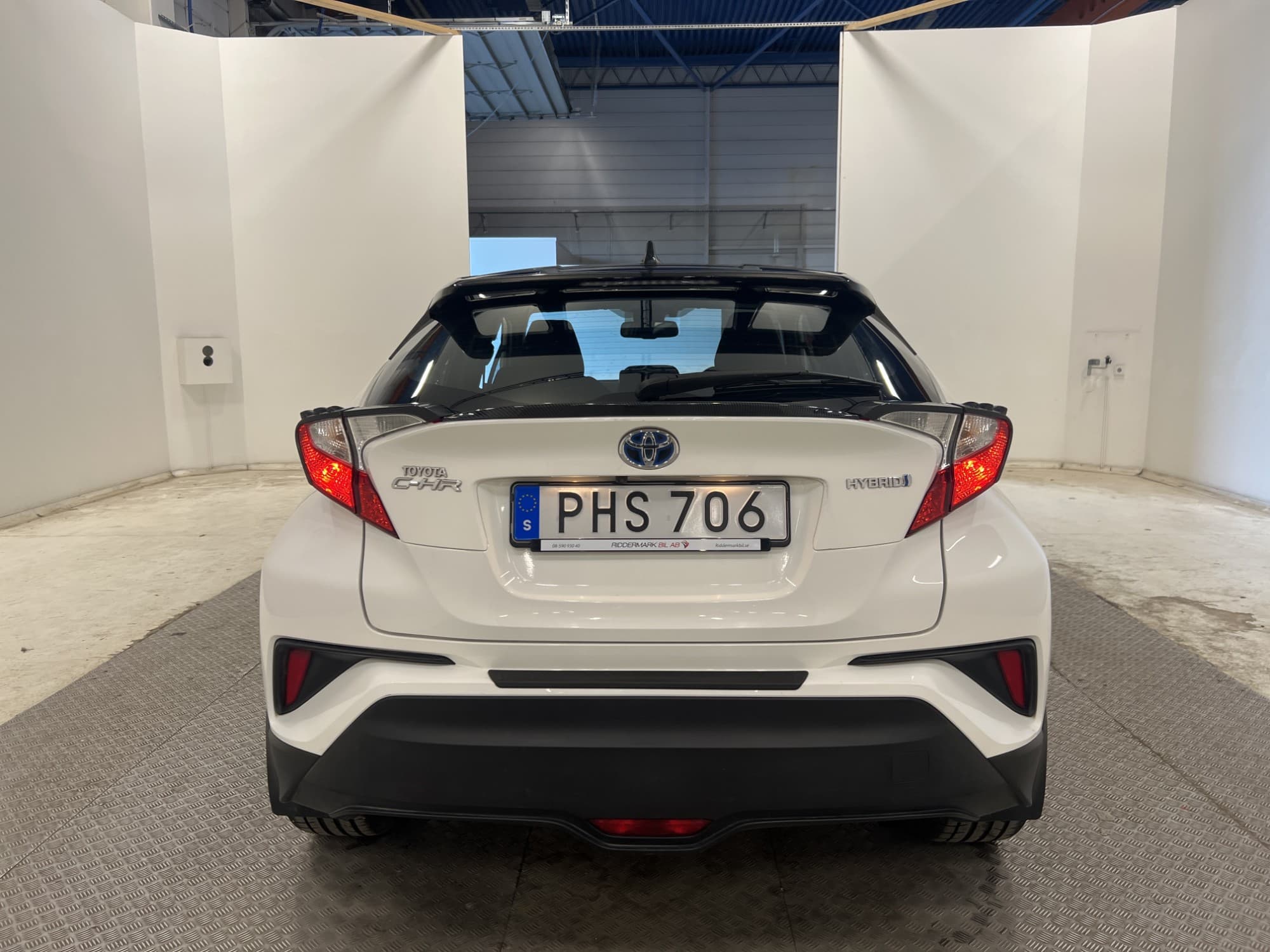 Toyota C-HR Hybrid CVT 122hk