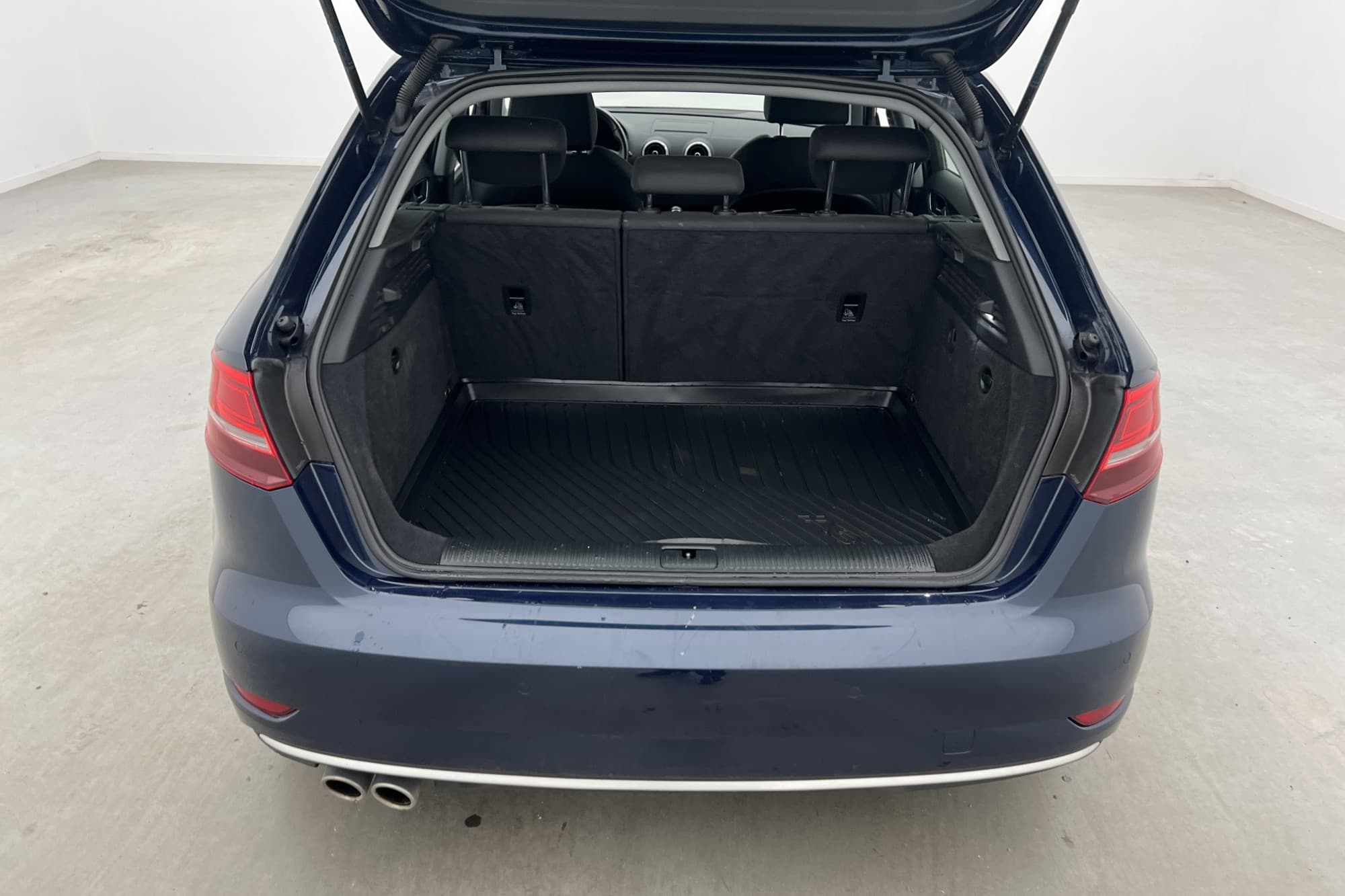 Audi A3 Sportback 35 TFSI Proline Cockpit Navi Psensorer