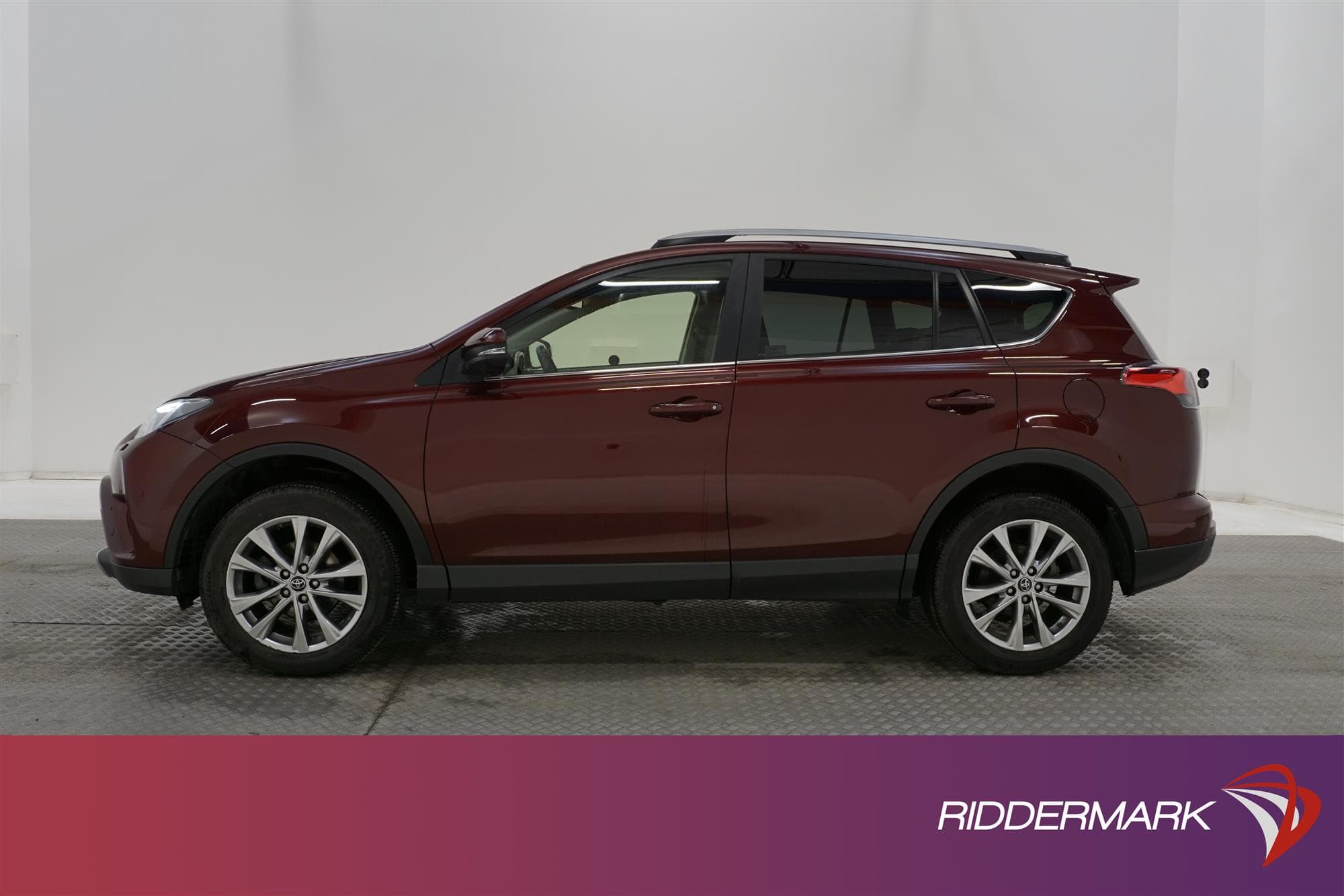 Toyota RAV4 2.0 4x4 152hk Navi Drag Skinn 360-Kam Keyless