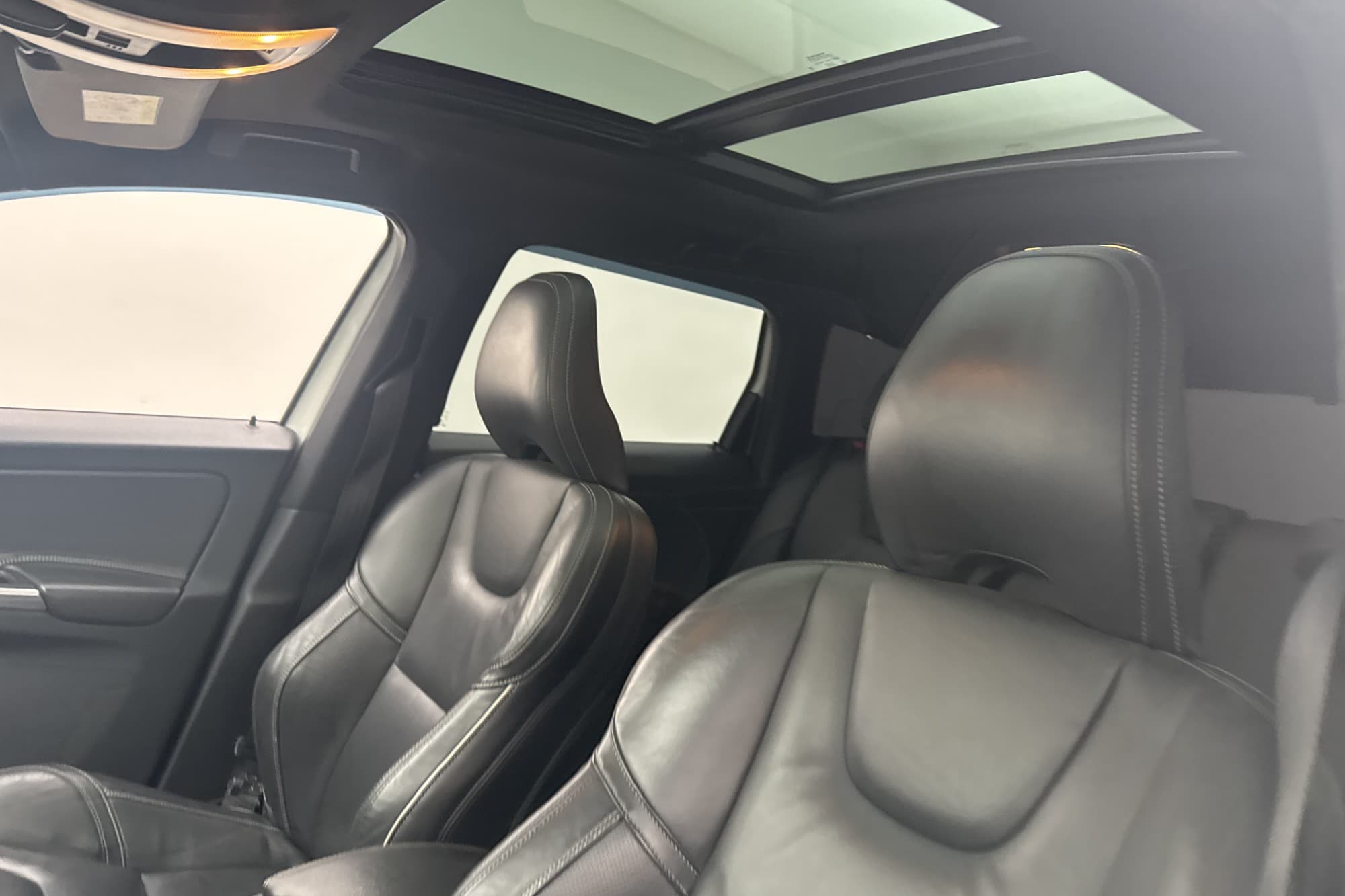 Volvo XC60 D5 AWD 215hk R-Design VOC D-Värm Drag BLIS Pano