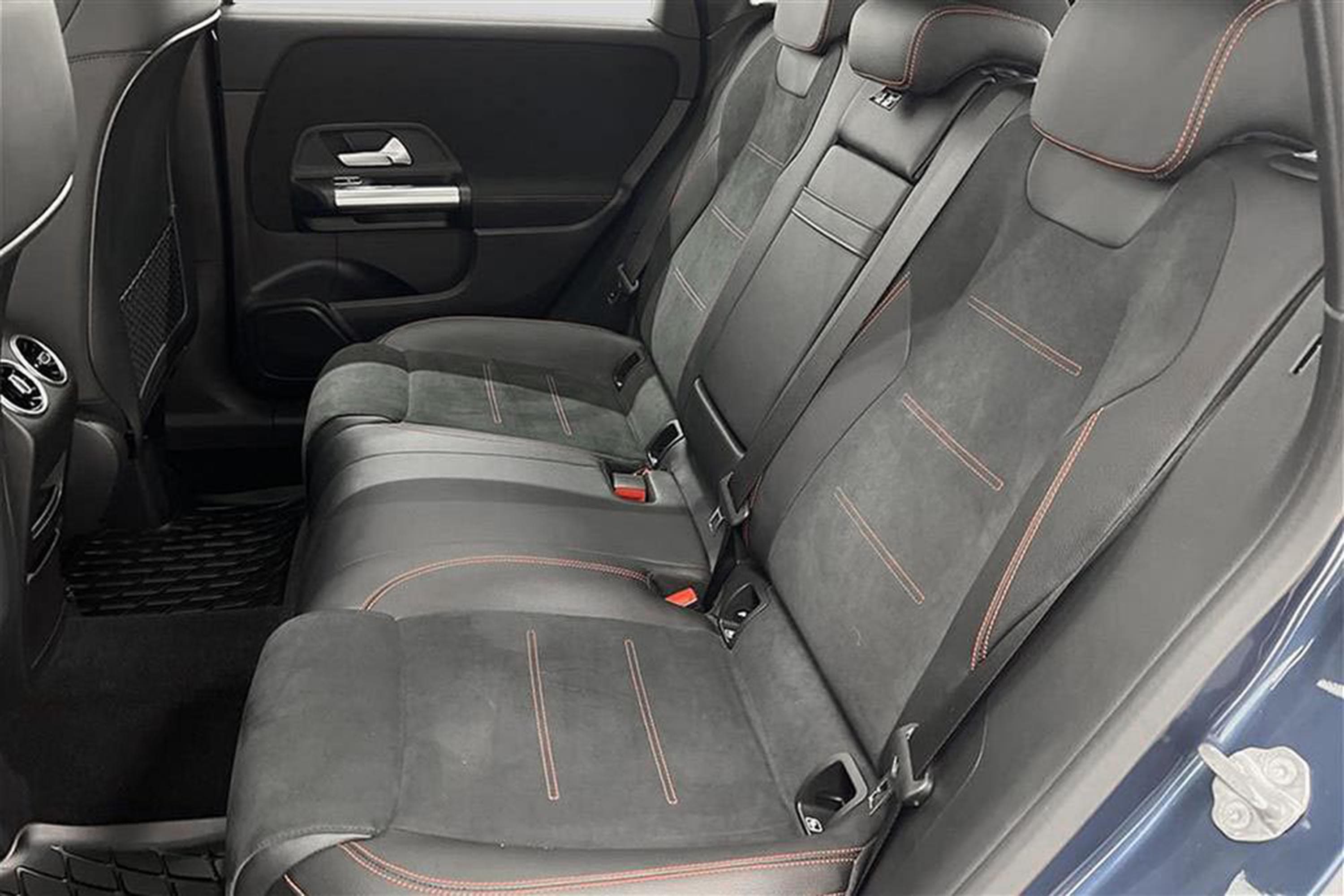 Mercedes-Benz B 200 AMG Panorama Kamera Dragkrok Naviinteriör