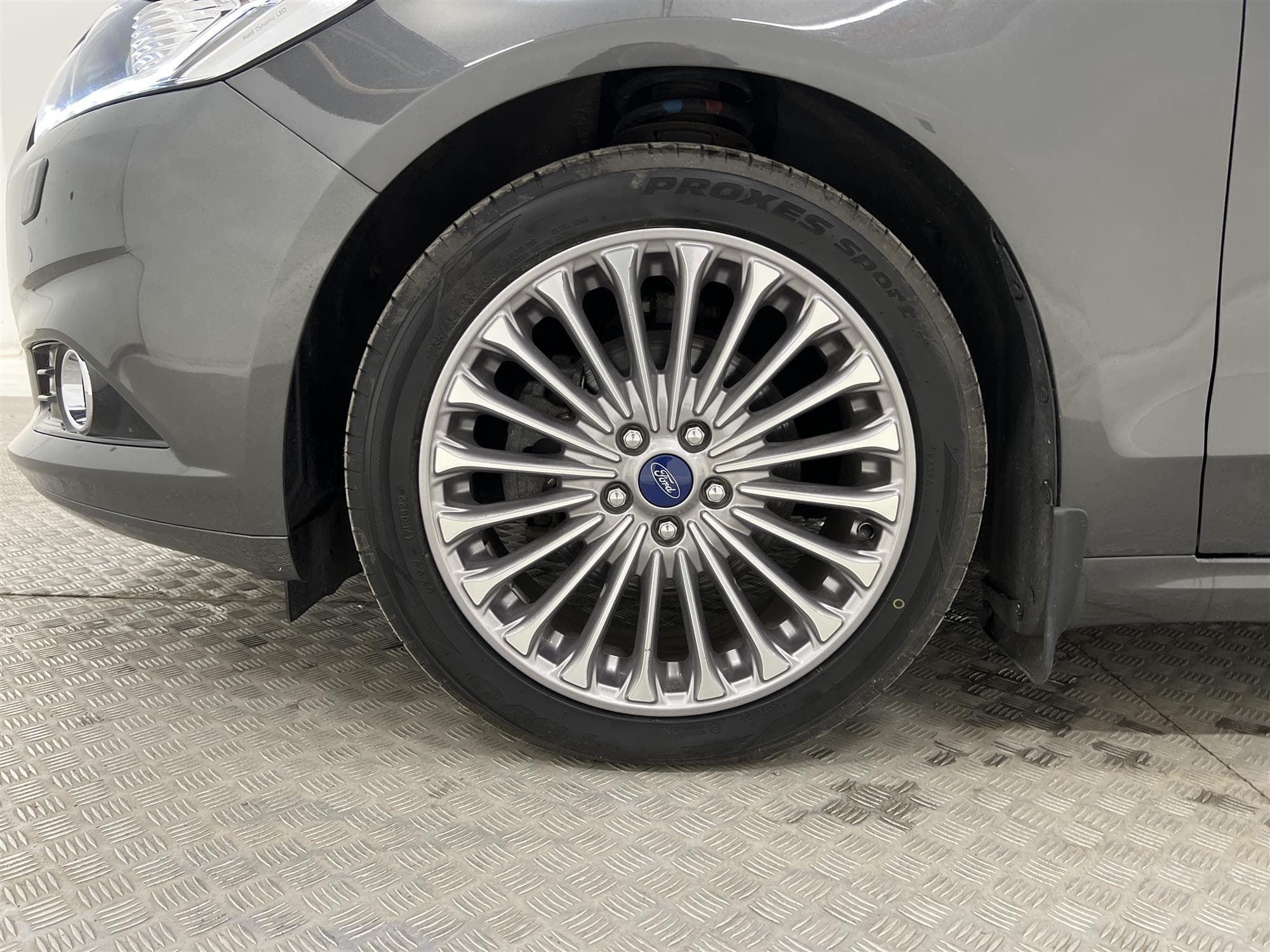 Ford Mondeo Hybrid e-CVT 187hk Keyless Helskinn 0,5L/mil