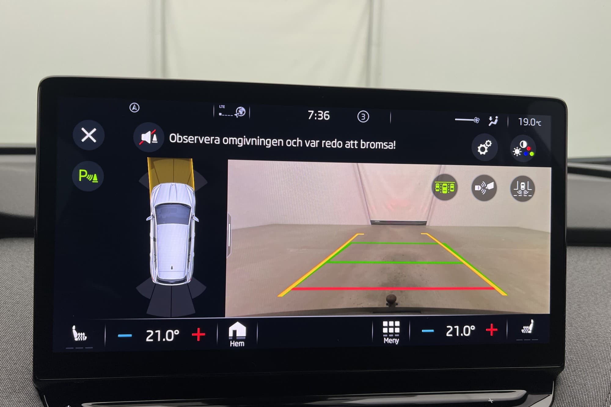 Skoda Enyaq 80 204hk Värmare Dragkrok Kamera CarPlay MOMS