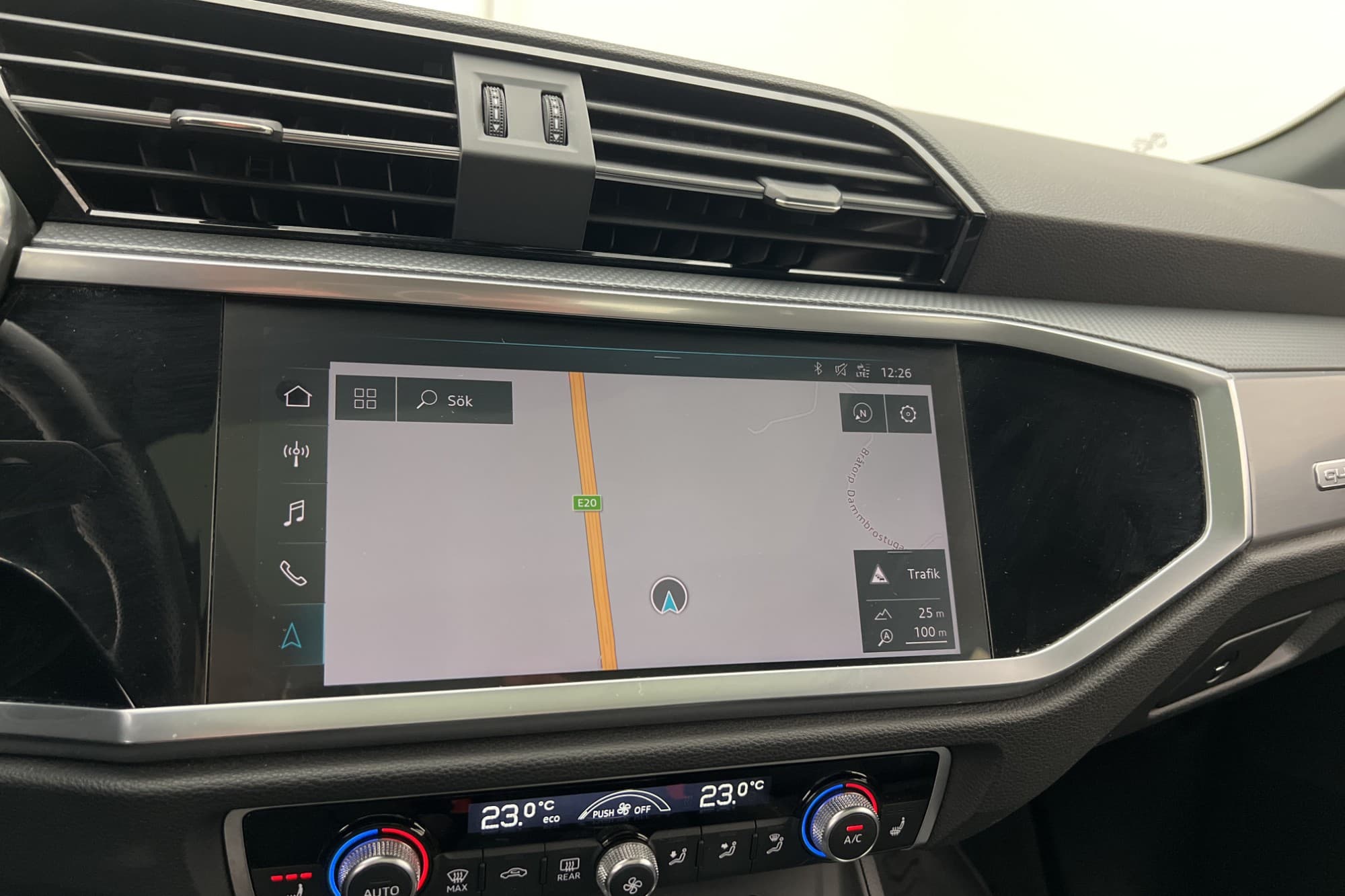 Audi Q3 35 TDI Quattro 150hk S Line Cockpit Dragkrok Pano