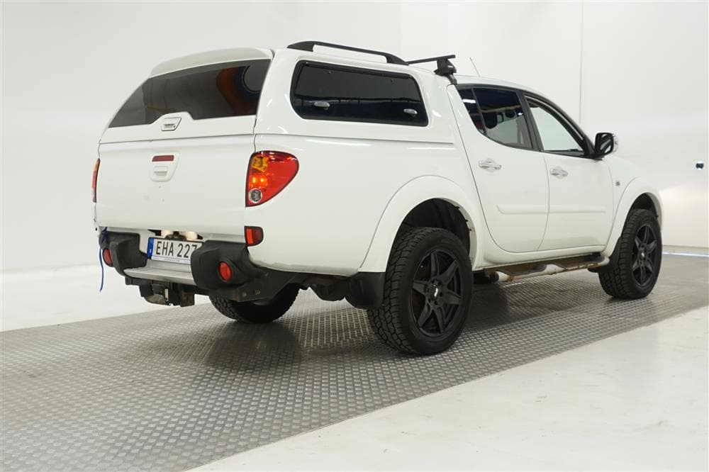 Mitsubishi L200 2.5 DI-D 178hk Automat Business Drag Moms exteriör