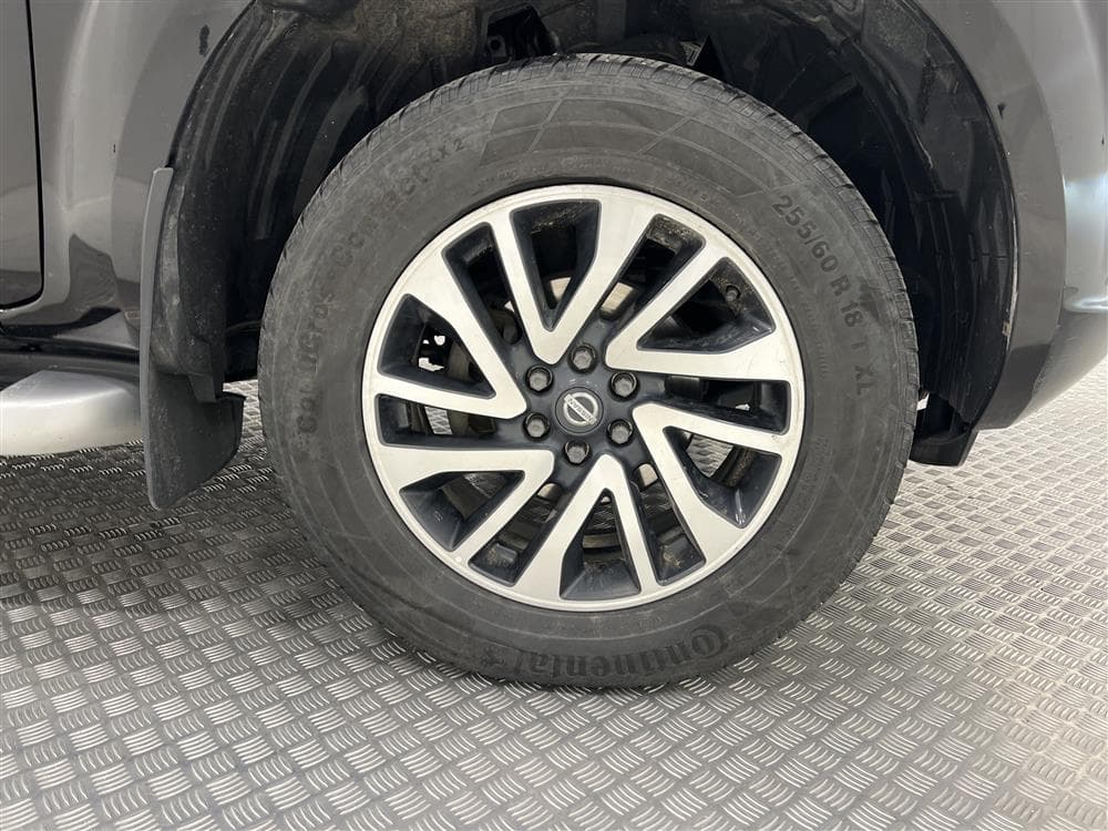 Nissan Navara 2.3dCi Automat Tekna 4x4 Eu6 Värmare Taklucka interiör