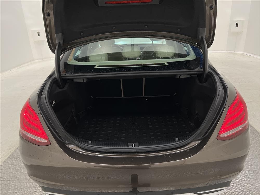 Mercedes-Benz C 250d 4MATIC 204hk Backkamera Drag 0,46l/milinteriör